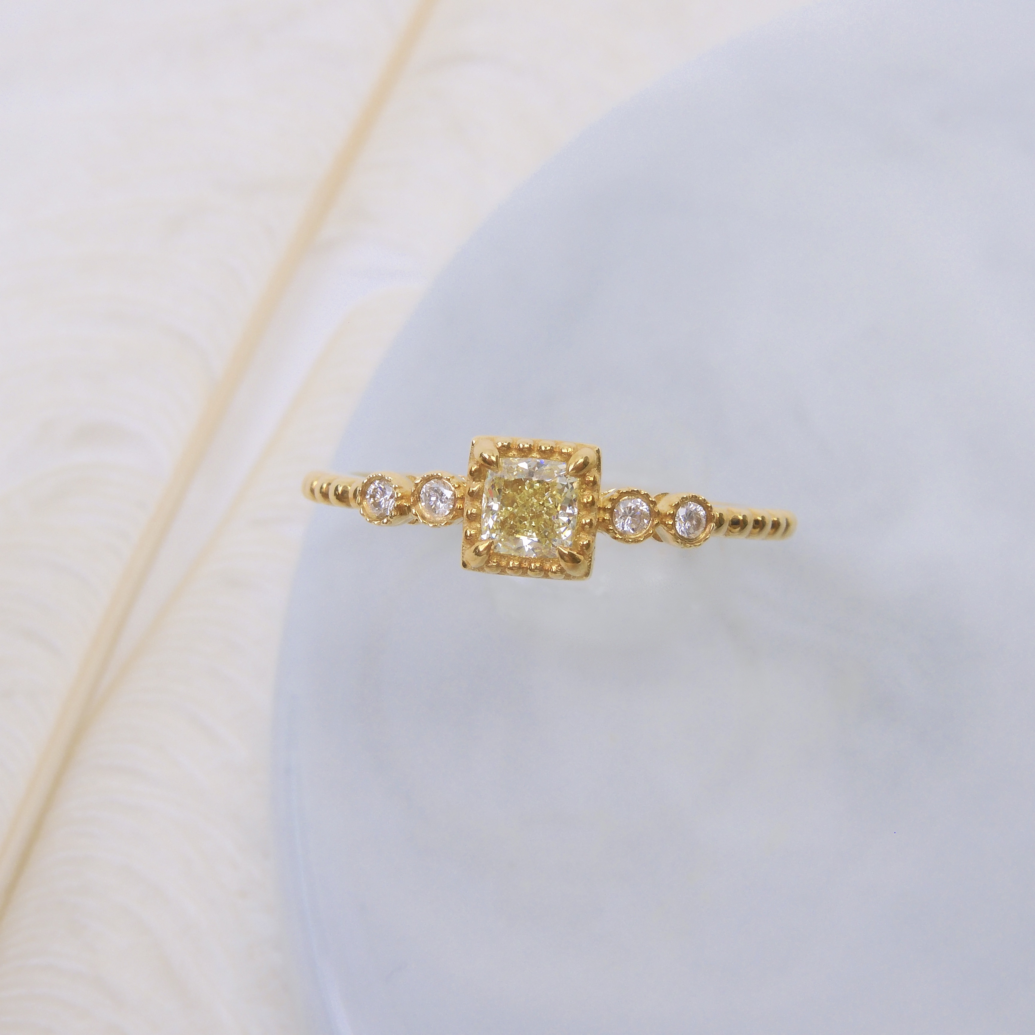 18K金 0.28ct 黃鑽戒指