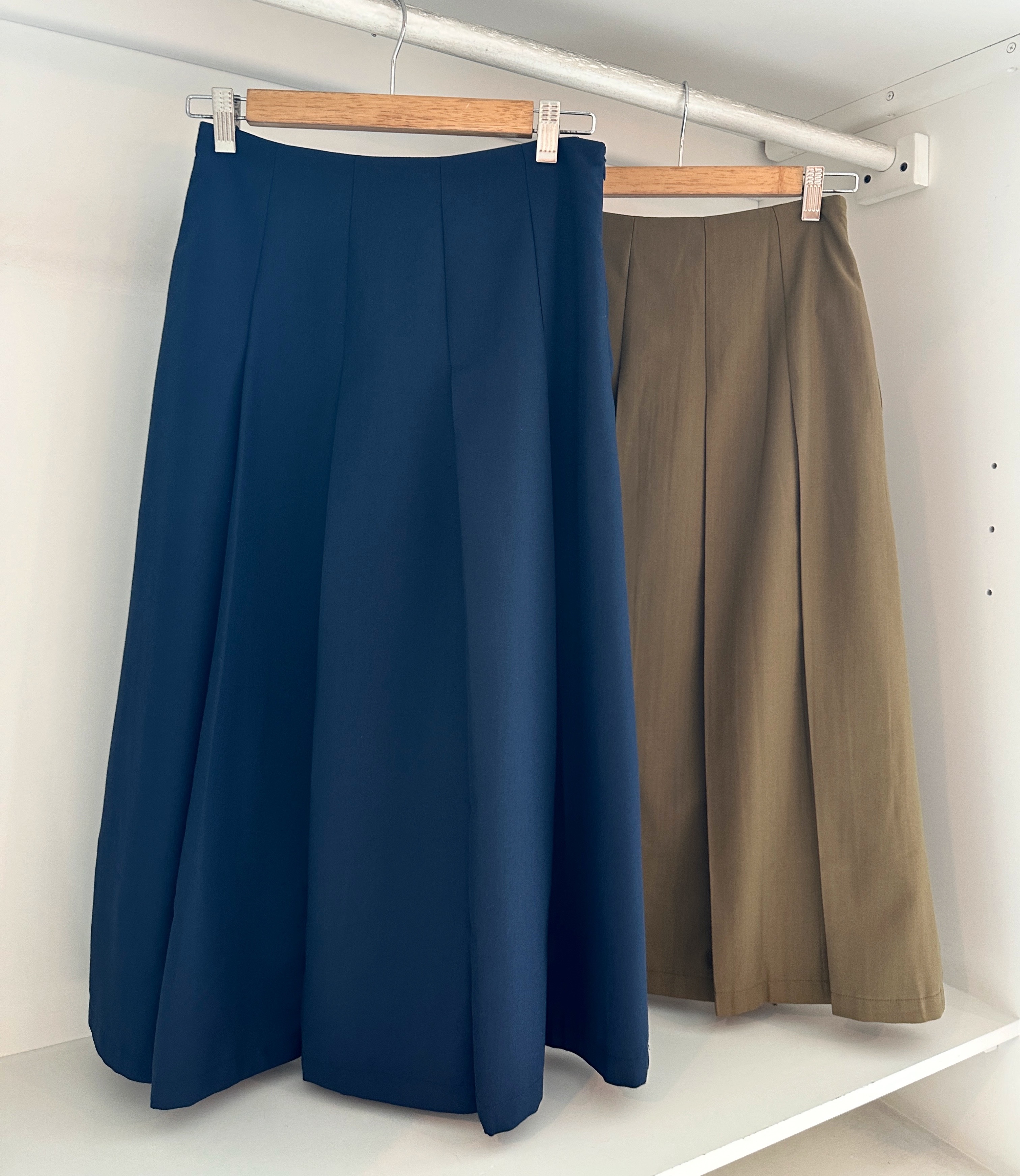FLARE ALINE MIDI SKIRT