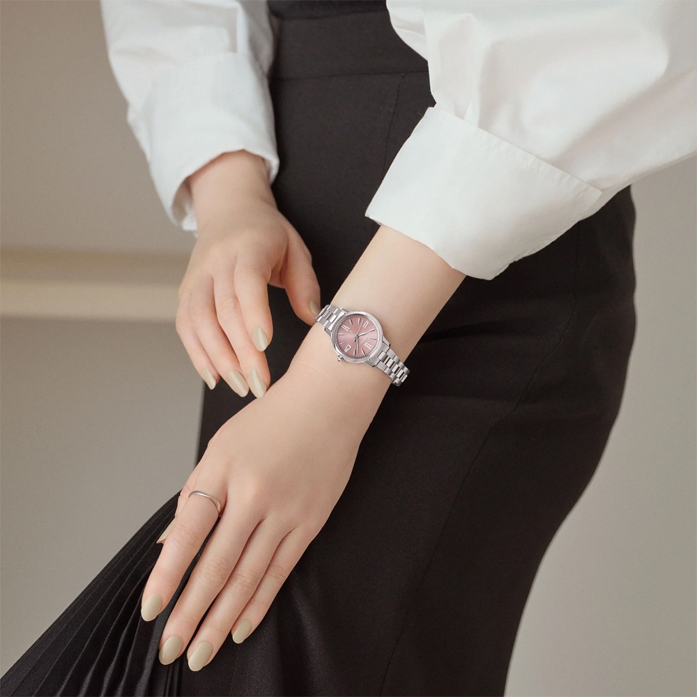 萬年鐘錶 - SEIKO  LUKIA 系列  莫蘭迪粉色錶面太陽能電波女錶  SSVW219J / 1B32-0AY0P 錶徑 27.5MM