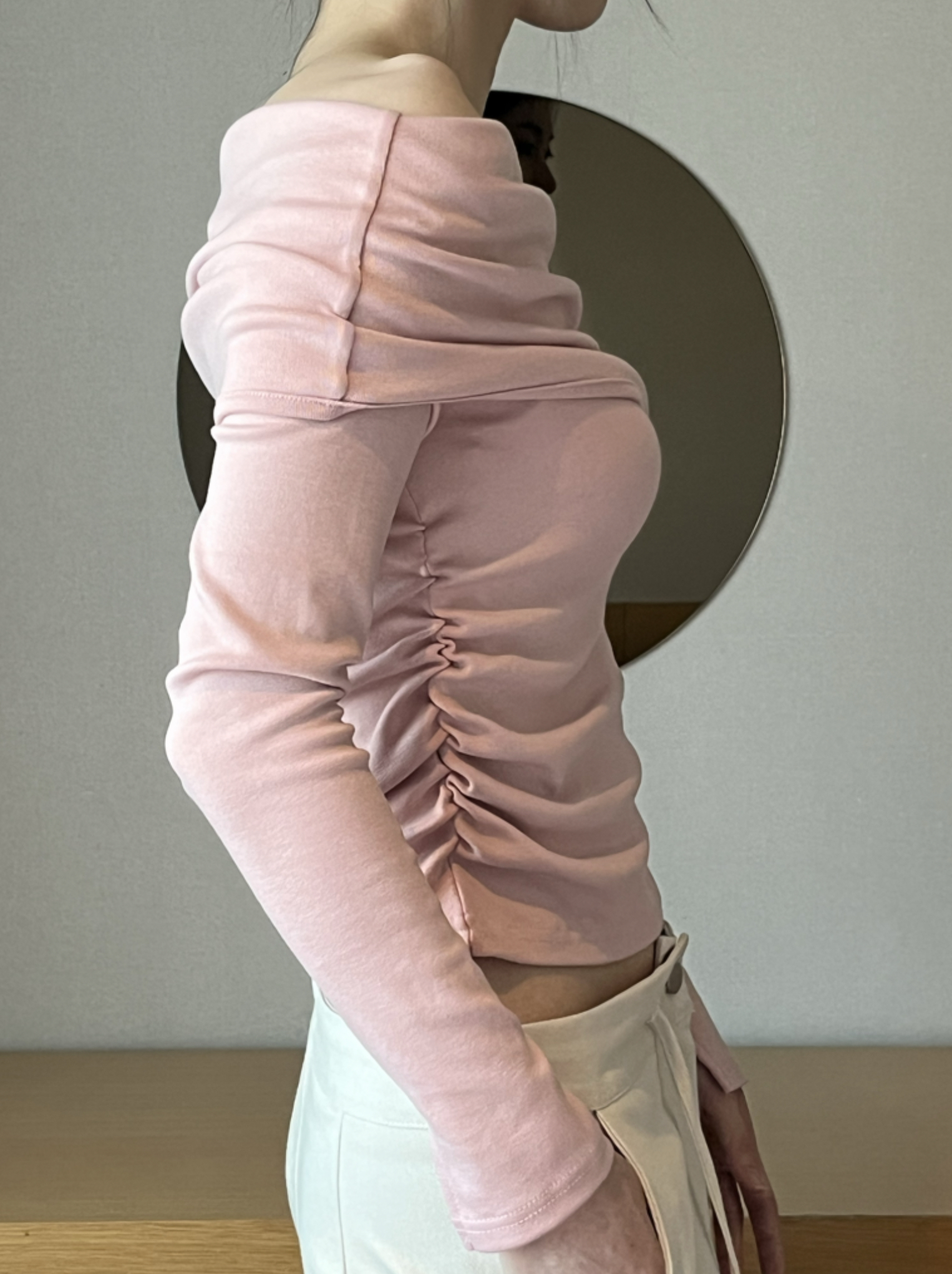 ❲現貨❳ 讓你心動，一字肩側皺褶上衣 (2色)