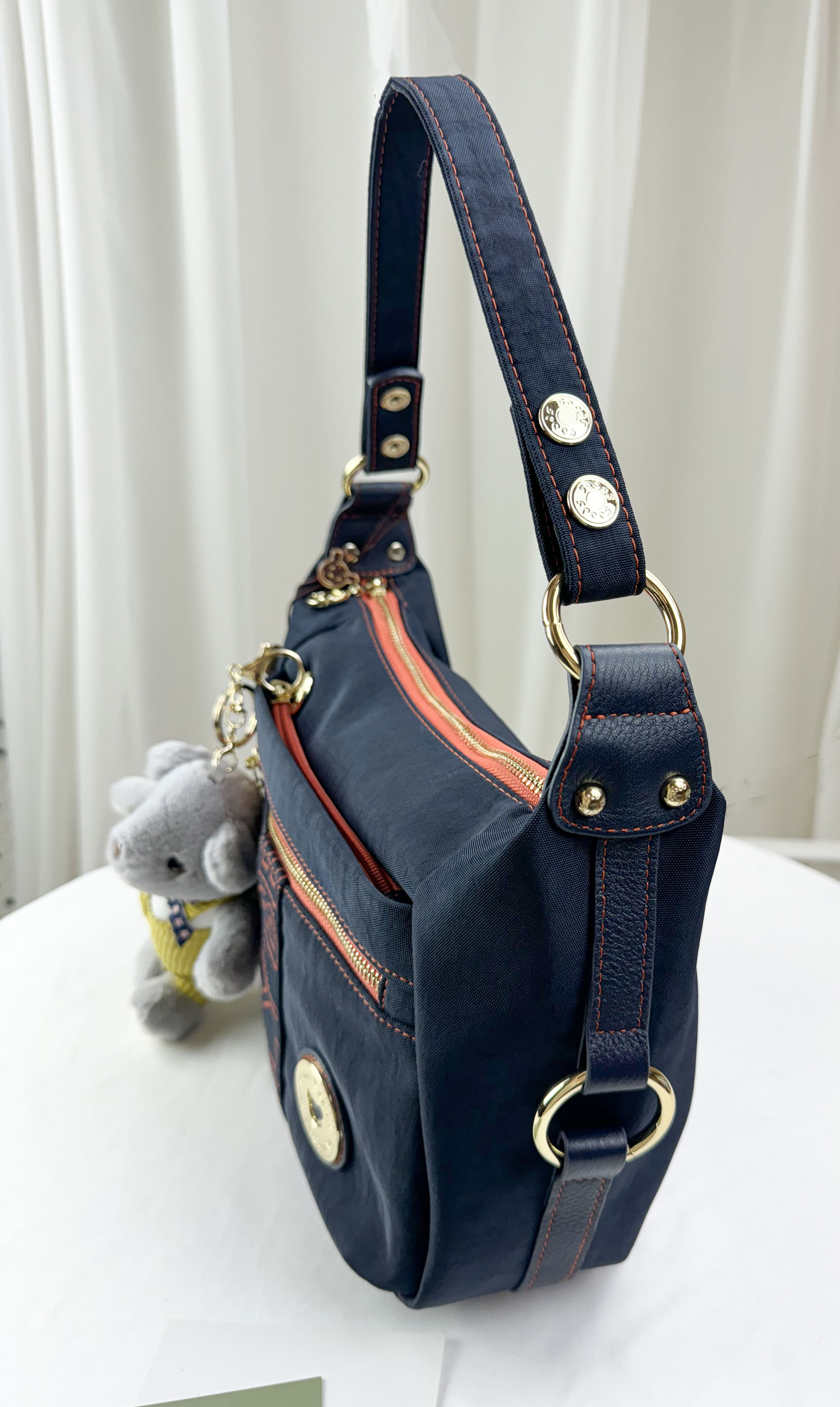 FamilyBear 藍橙織帶防潑水肩背包 / 側背包 附兔兔吊飾 #2276