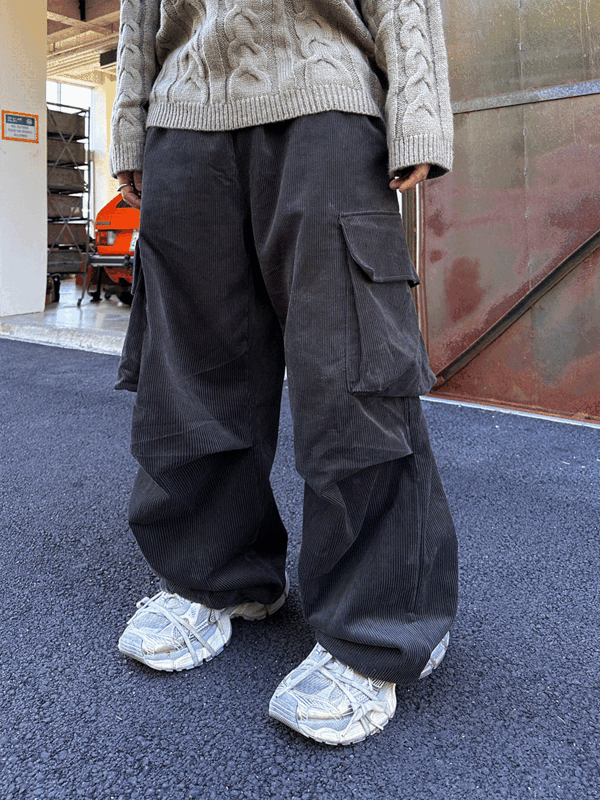 寬鬆大口袋直筒燈芯絨褲