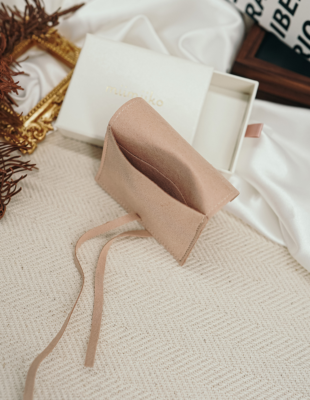 miimiiko 燙金 LOGO 飾品抽屜禮盒 + 麂皮飾品收納袋套組 ✦ S