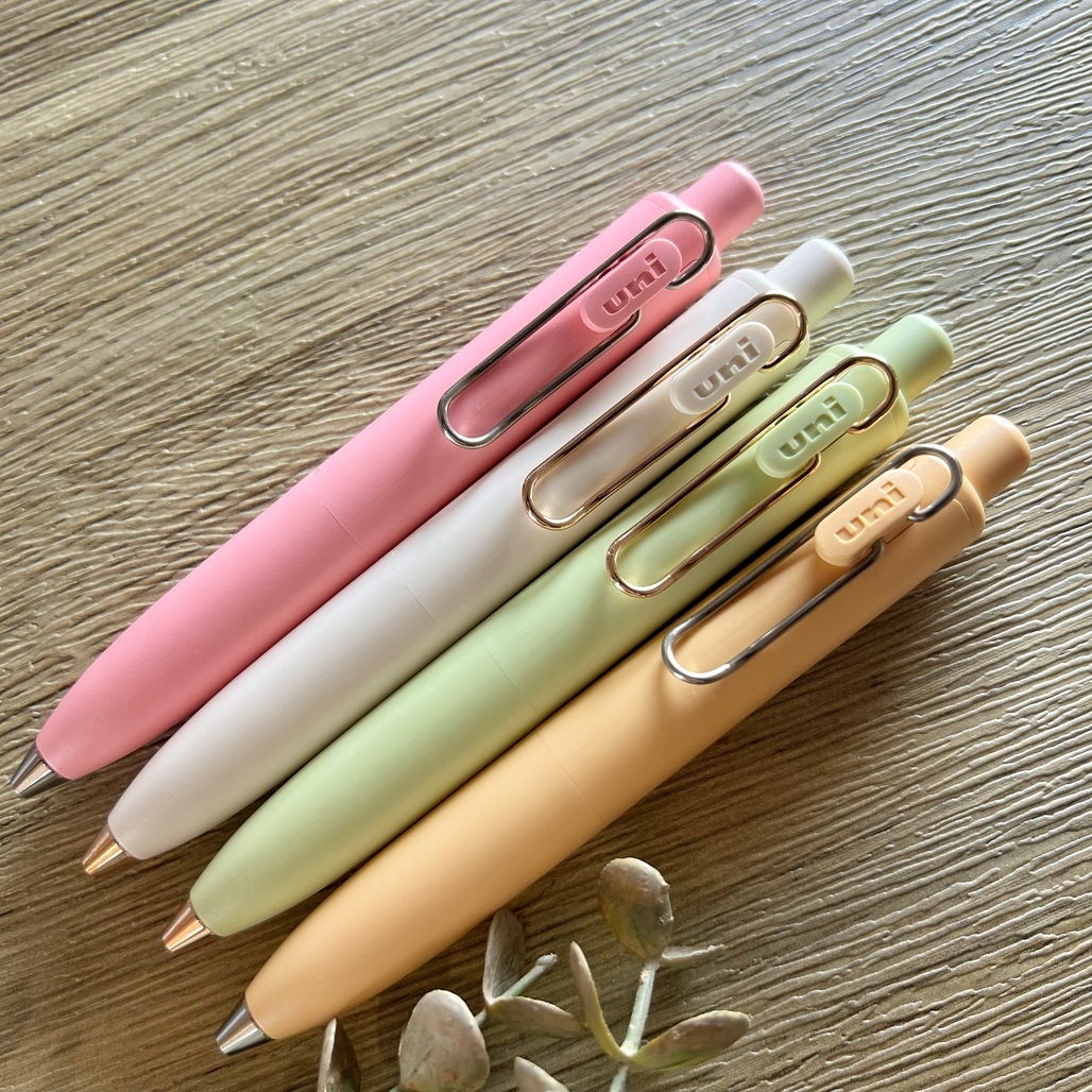 日本 UNI ． uni-ball one P 口袋系列 低重心鋼珠筆 胖胖筆 (新增2023十月新色)