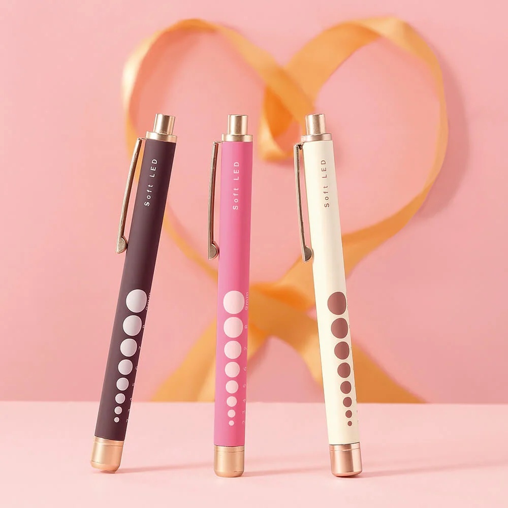 [預購] 輕量橡膠質感電筒筆（香檳金色）