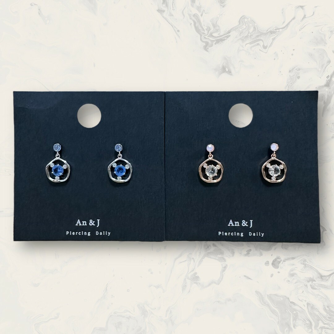 韓國直送-銀針 小鋯吊不規則圓框中水晶鑽+三小鋯 2色