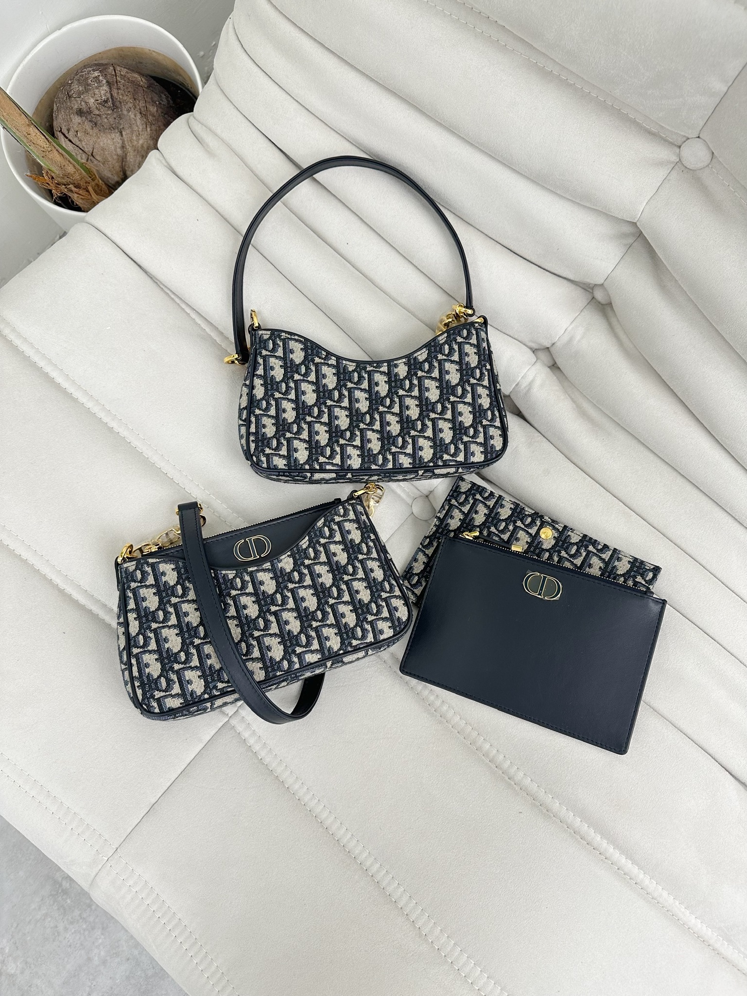 Dior 30 Montaigne Hobo Avenur Mini Bag