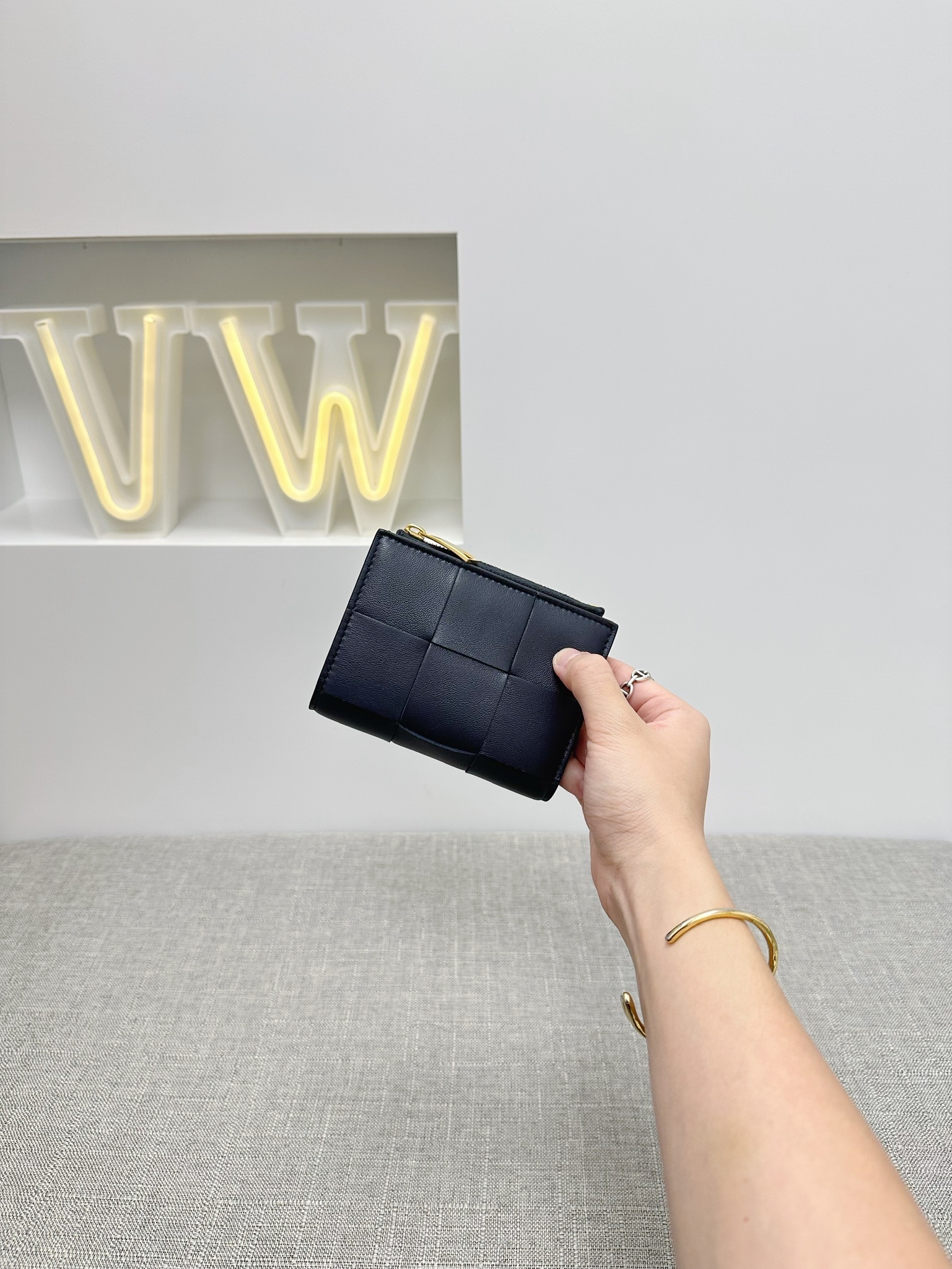 BV Zipped Bifold Wallet