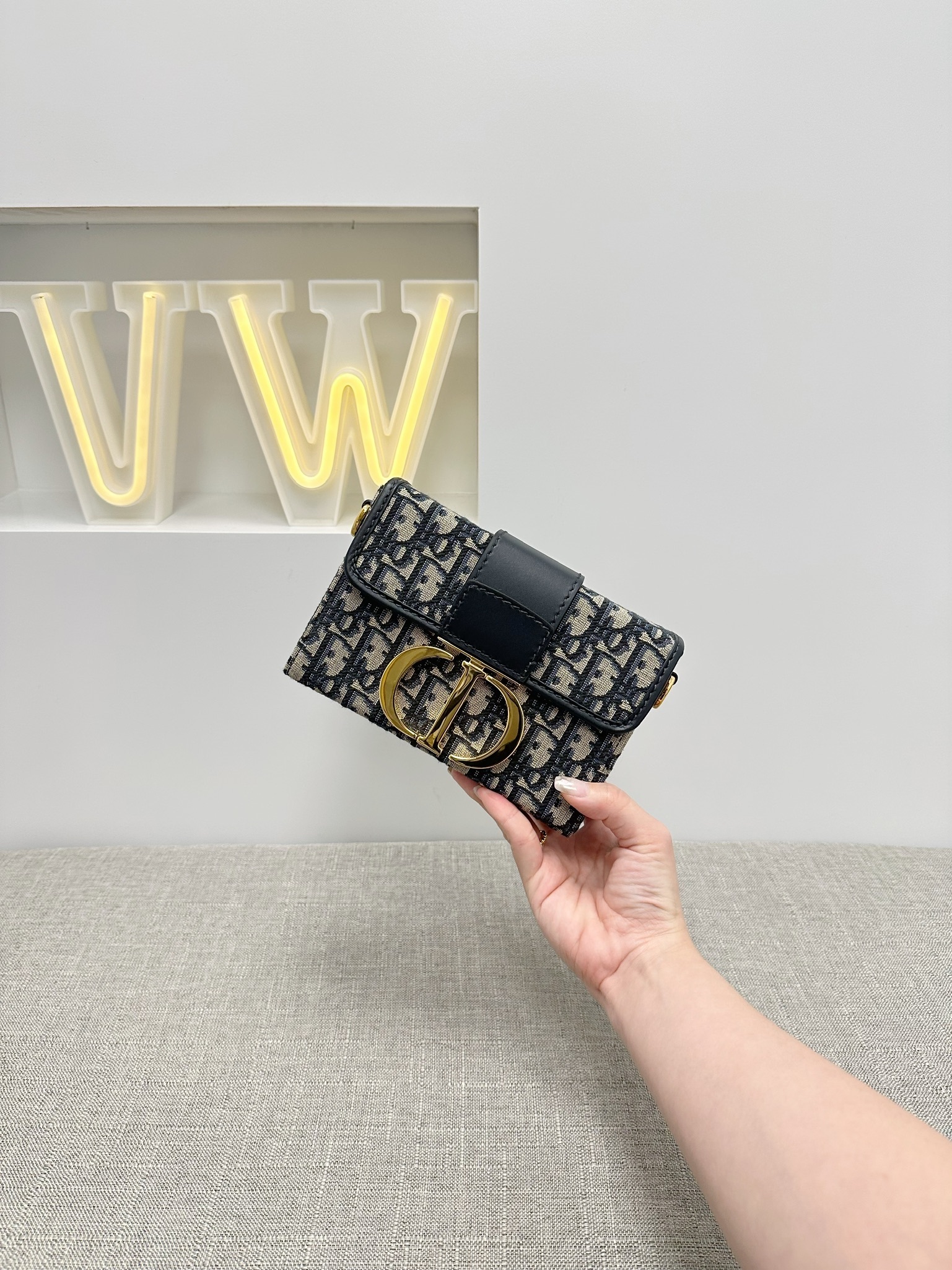 Dior 30 Montaigne Box