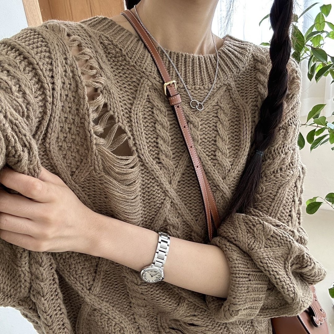 10.29 窿窿長冷衫