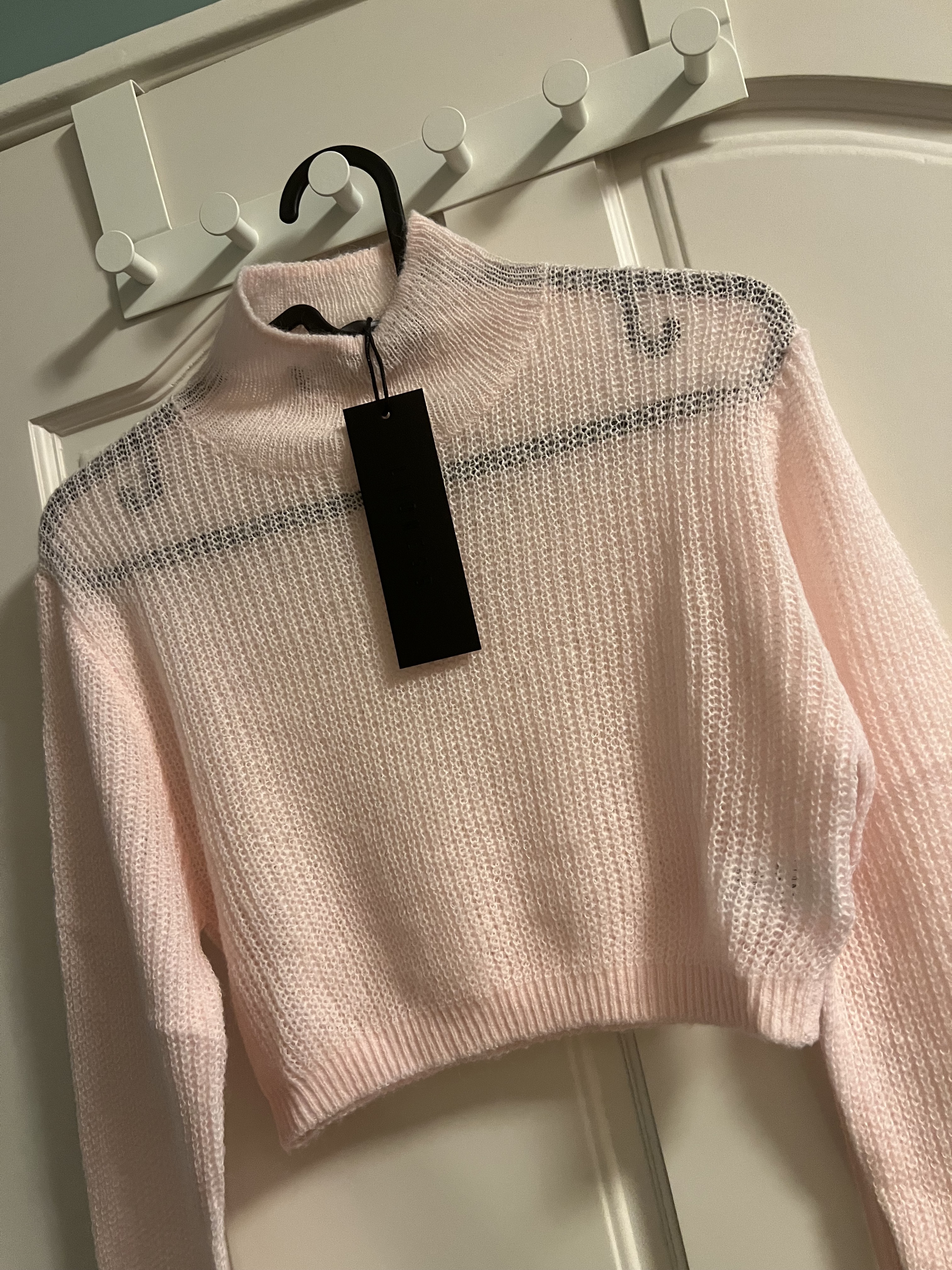 LIONESS 粉色針織短版長袖上衣CITY OF ANGELS CROP