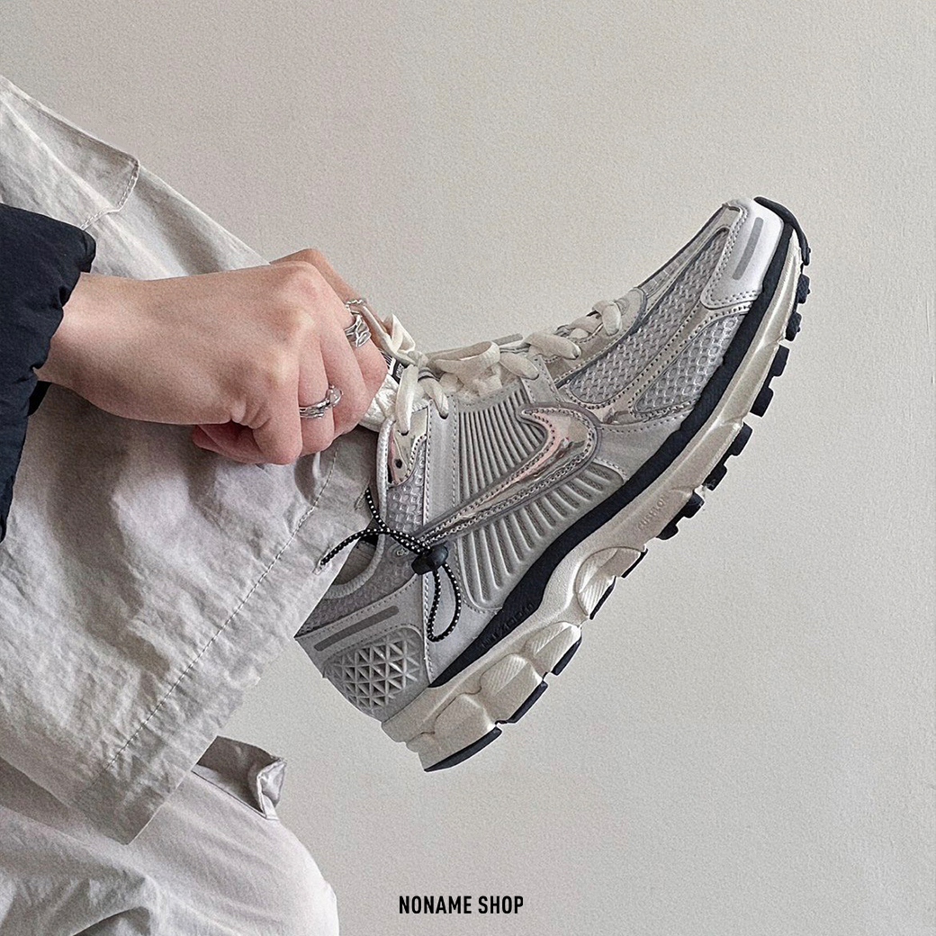 NIKE ZOOM VOMERO 5 PHOTON DUST 復古 小香 老爹鞋 白銀 (女款)