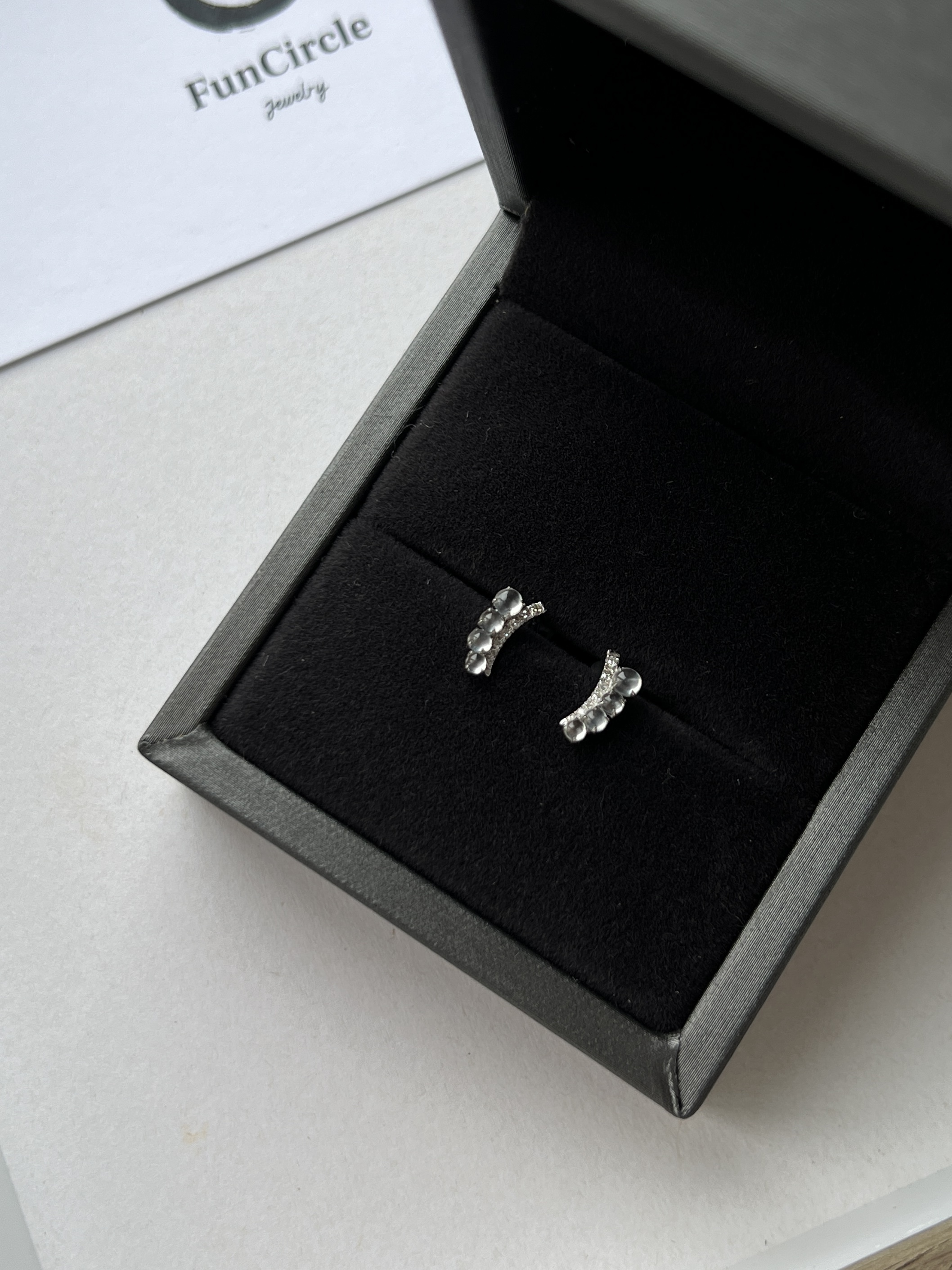 方圓設計系列-冰玻起鋼蛋面耳環18K