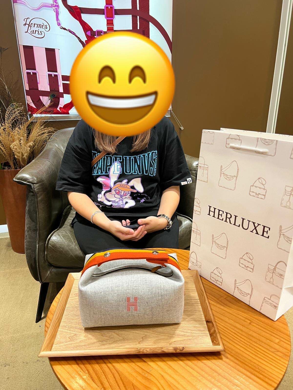 爽快靚靚來pick up飯盒包🎉 靚靚非常信任HERLUXE💪 大讚店員超級有禮貌又好細心❤ 還表示會繼續幫襯我哋🤩 多謝你嘅支持🫶