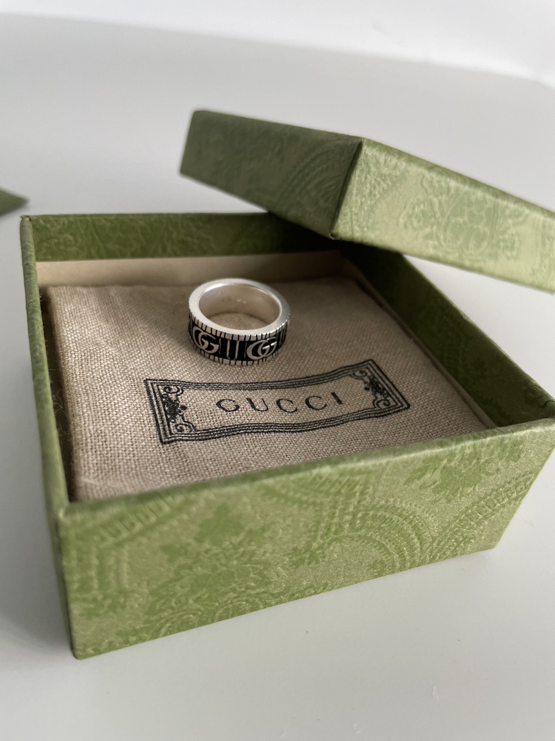 GUCCI 戒指 Ring with double G in silver