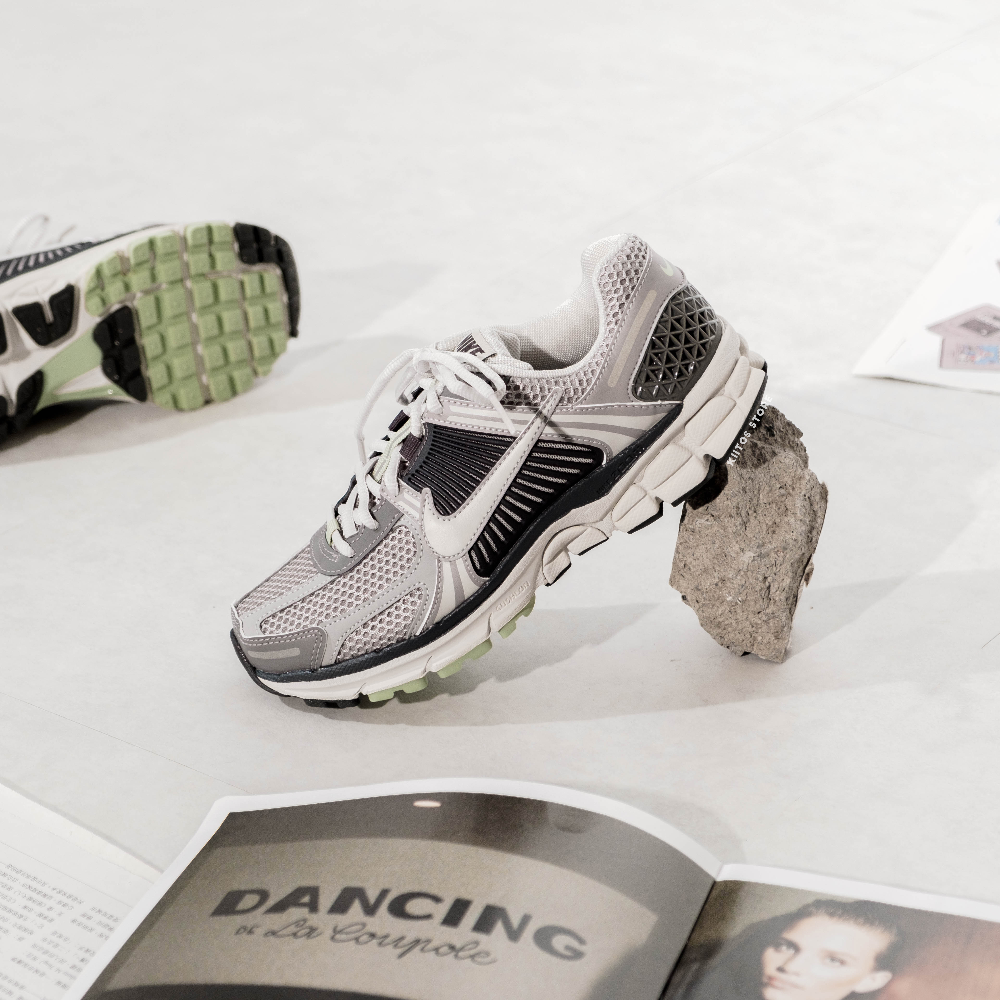 NIKE  Zoom Vomero 5 Cobblestone and Flat Pewter 鵝卵石 FB8825-001