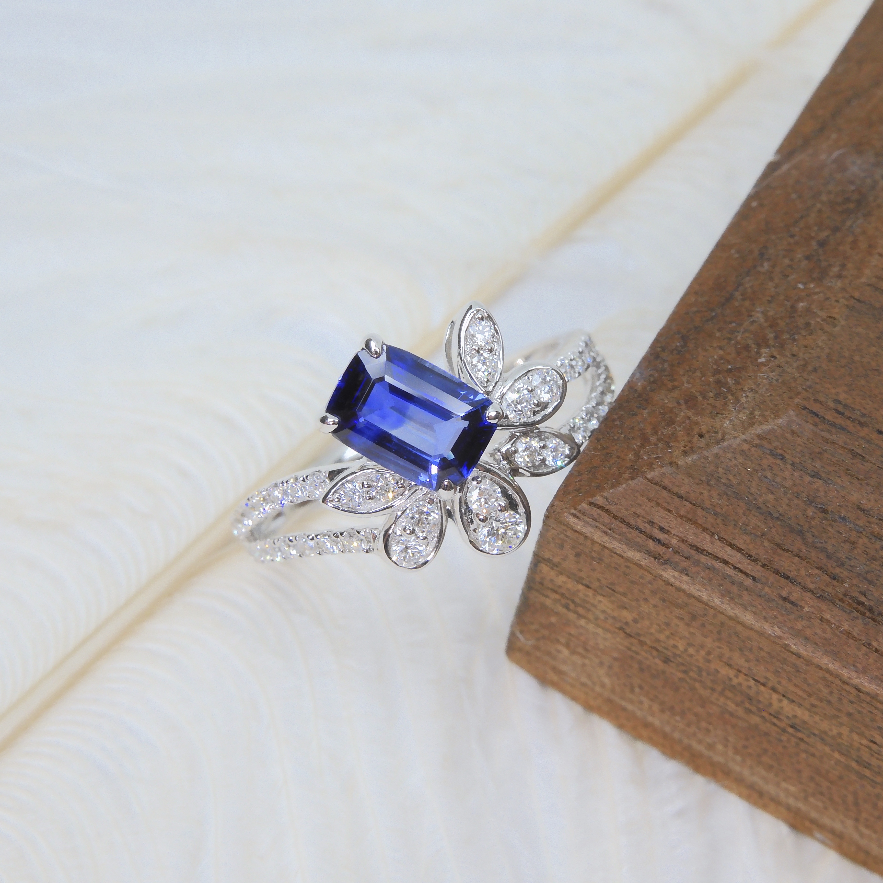 18K金 1.09ct 藍寶石戒指 (配國際證書)