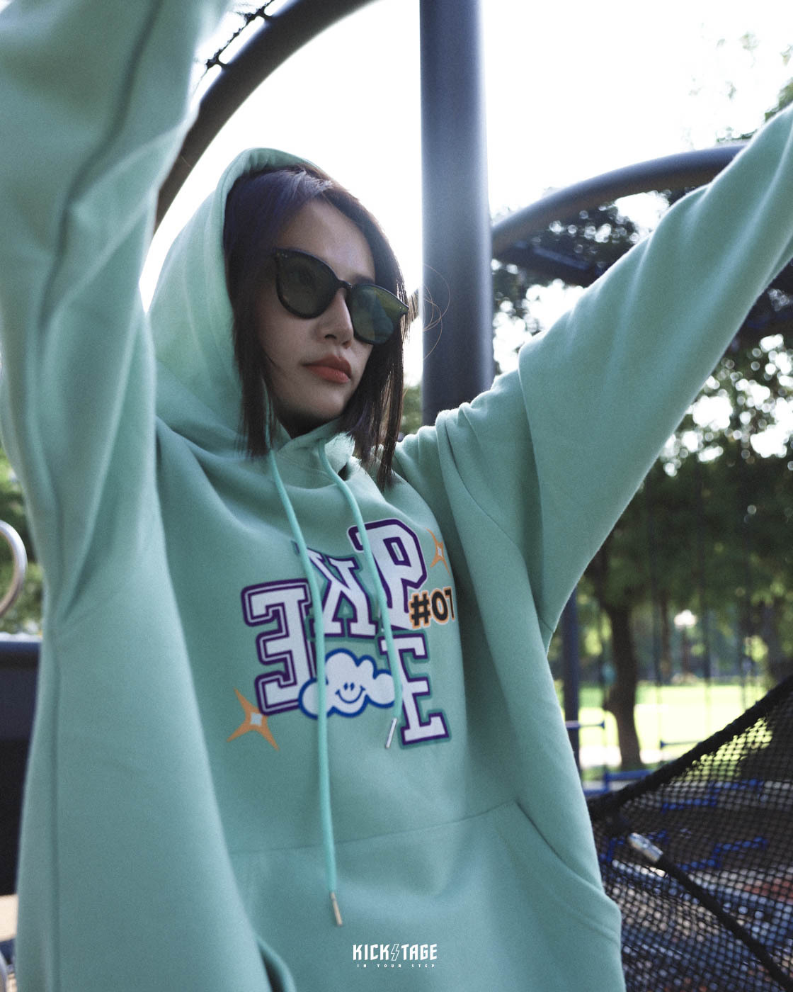 **特價商品售出不退換**#KEEP STARBURST HOODIE 黑色 湖水綠 星芒雲朵 美式復古LOGO 毛巾底 寬版落肩 帽T【KS186】