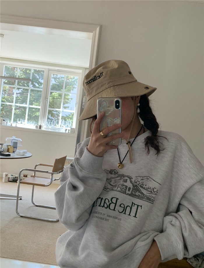 ᴋᴏʀᴇᴀ🇰🇷 The Barnet 圓領刺繡衛衣