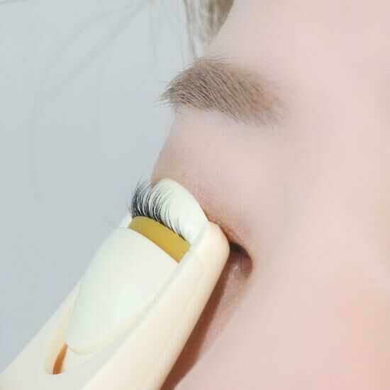 《現貨》Fillimilli heating eyelash curler battery type