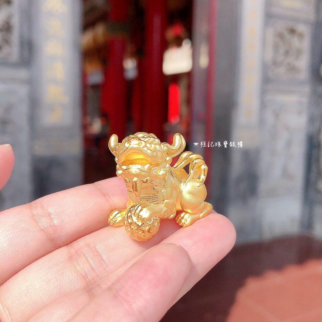 白沙屯媽祖 招財獅(公母) 黃金擺件