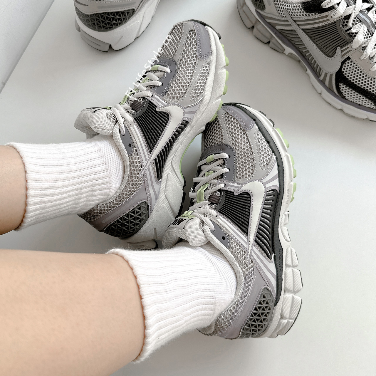 NIKE ZOOM VOMERO 5 煙灰 黑 綠 復古 Y2K 女鞋 FB8825-001 / 預購