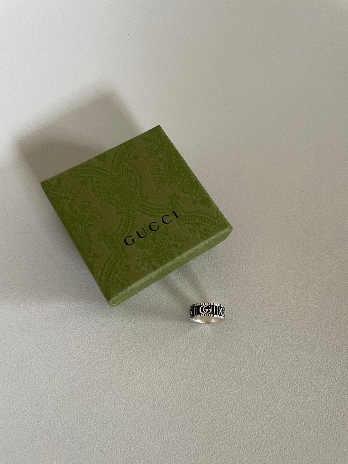 GUCCI 戒指 Ring with double G in silver