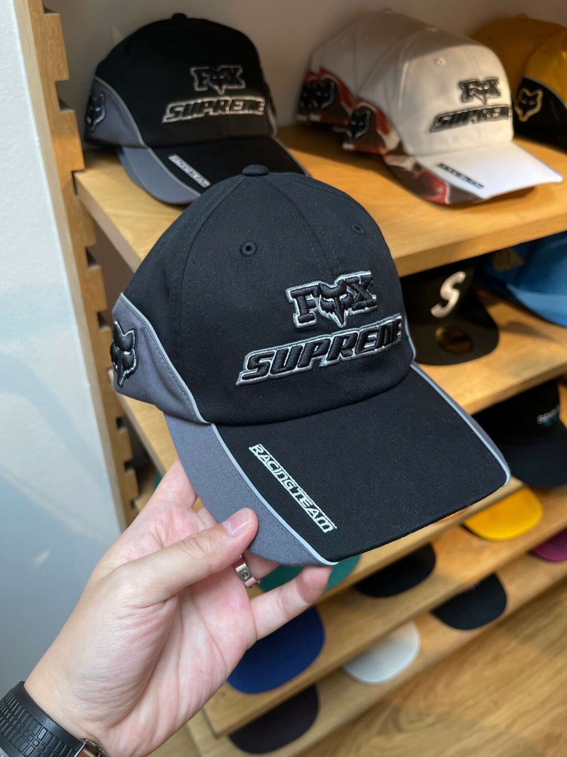 Supreme Fox Racing 6-Panel 限定款立體刺繡Logo 黑灰賽車老帽