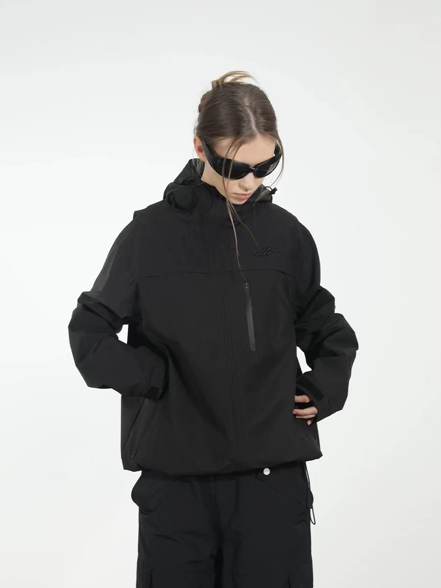 Harsh and Cruel 23FW 寬鬆運動金屬logo鐵牌連帽衝鋒外套 HM233050354