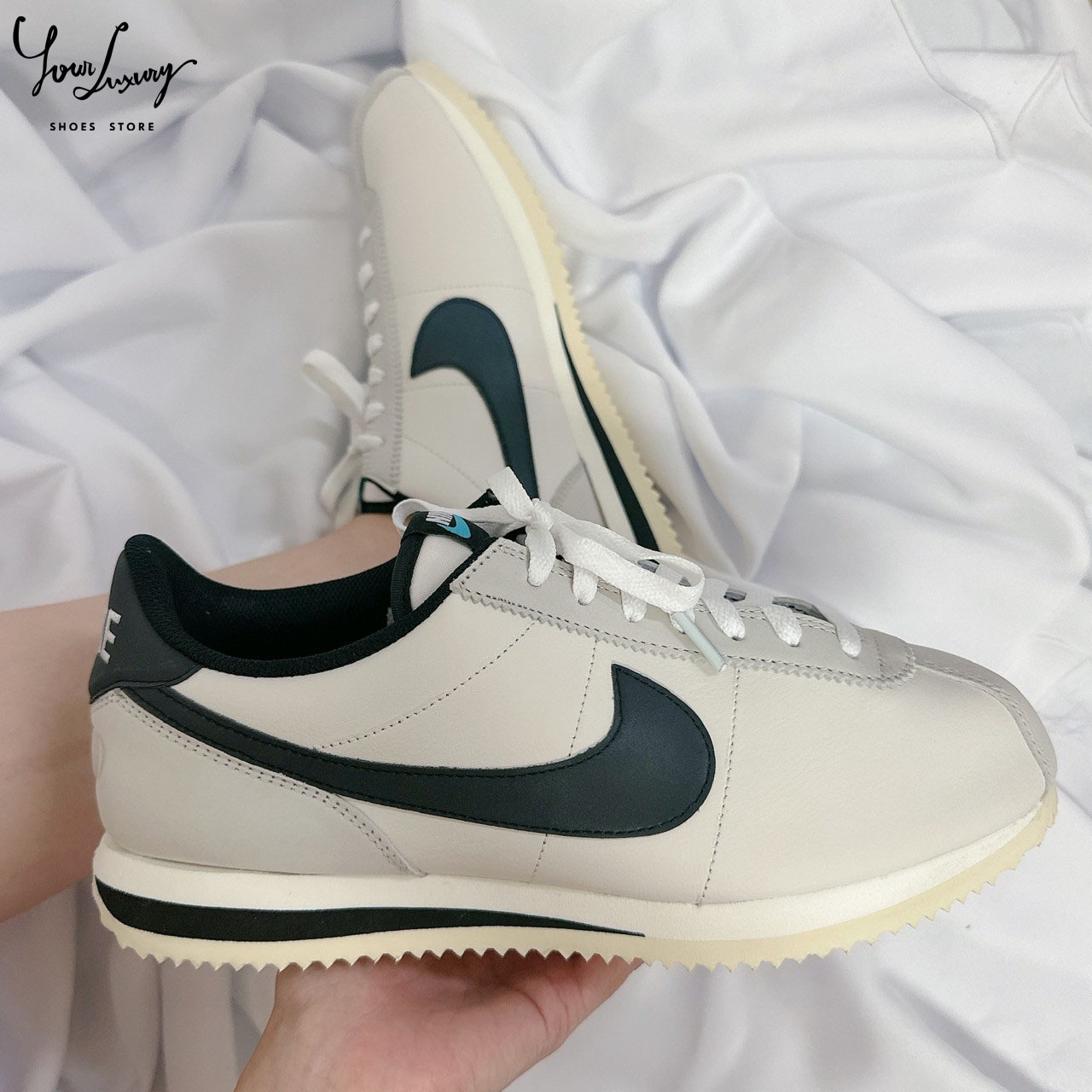 Luxury】日本NIKE CLASSIC CORTEZ 女款阿甘鞋夜光米白黑皮革藍FN7650