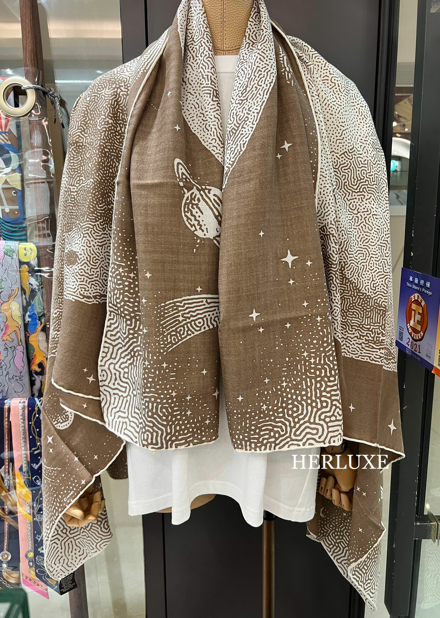 Clair de Lune shawl camel/blanc 70% cashmere, 30% soie 140 x 140 cm