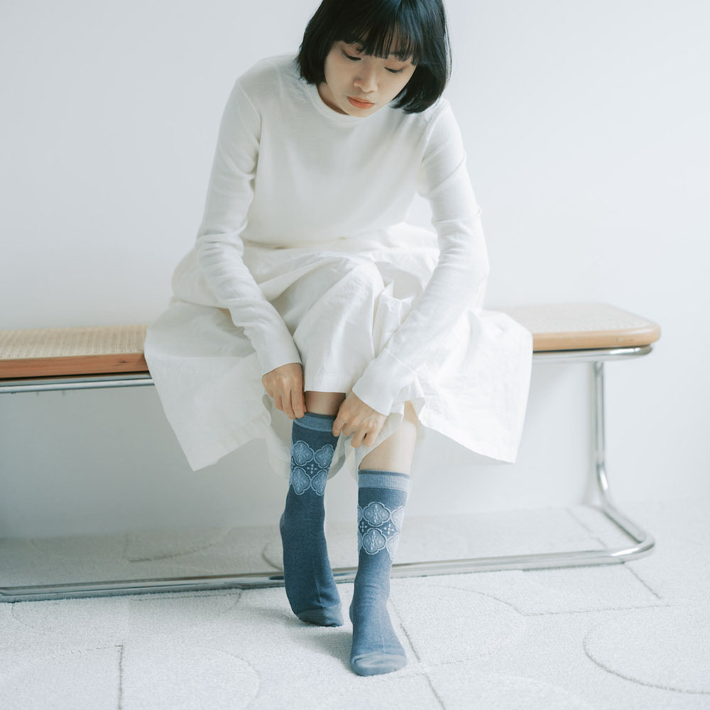 緹花中長襪/玻璃海棠/澄淨灰