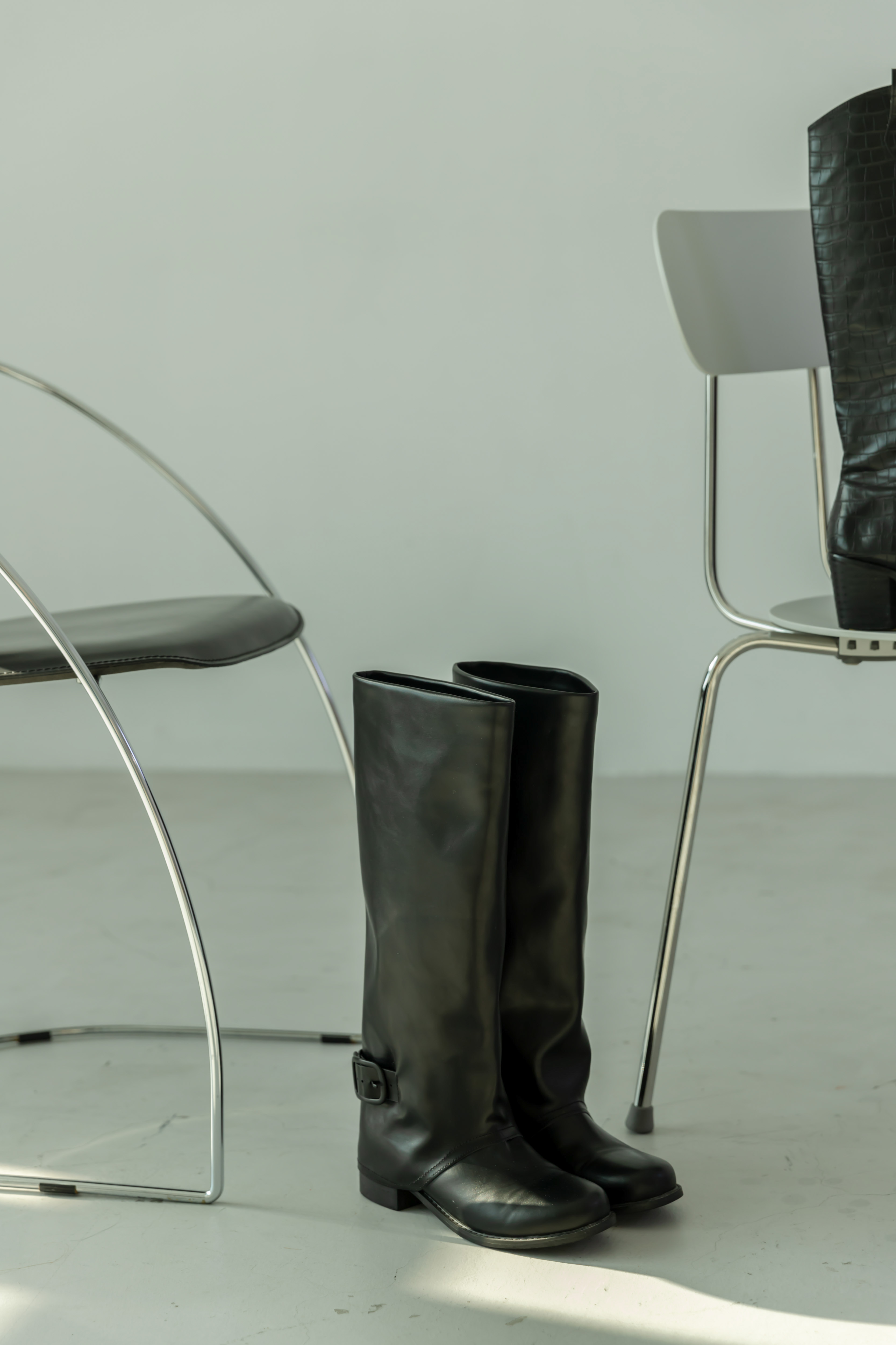 時髦扣帶寬筒長靴（5尺寸）