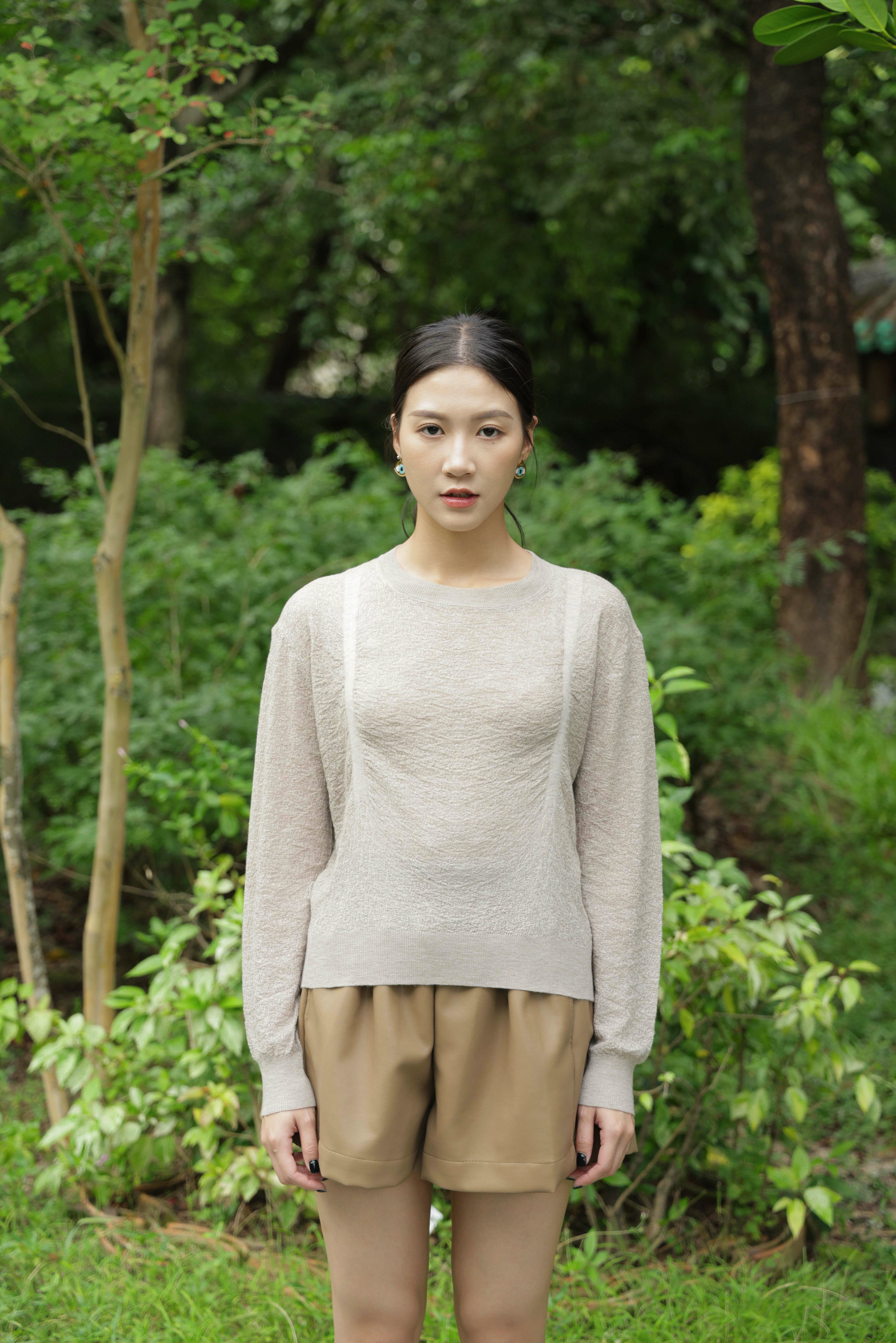 波浪暗紋薄針織上衣（現貨款式）