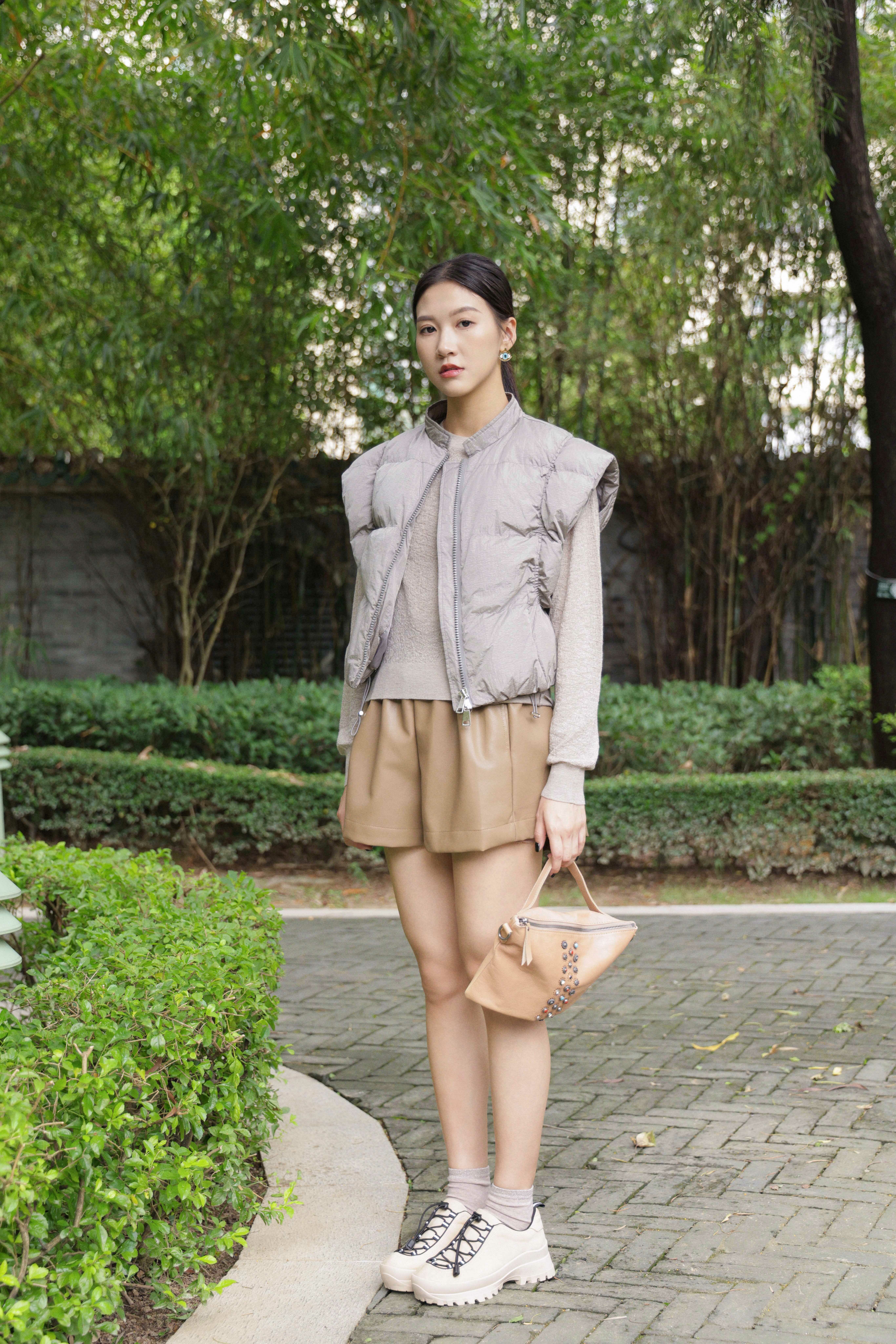 波浪暗紋薄針織上衣（現貨款式）