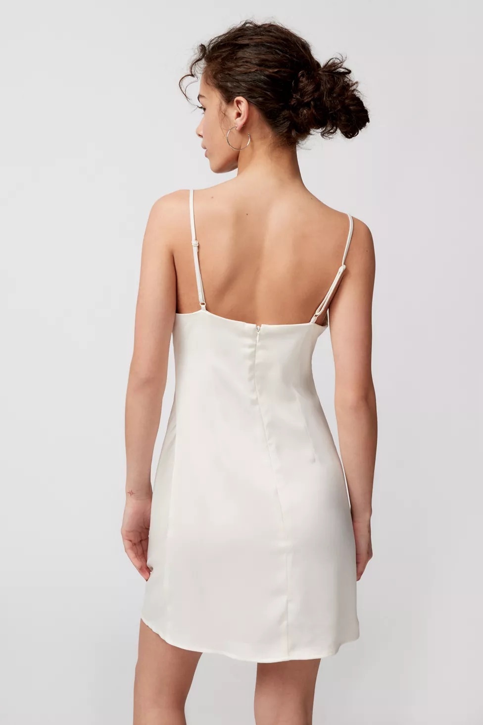 UO 粉橘色垂墜領細肩帶短洋裝Mallory Cowl Slip Dress Peach