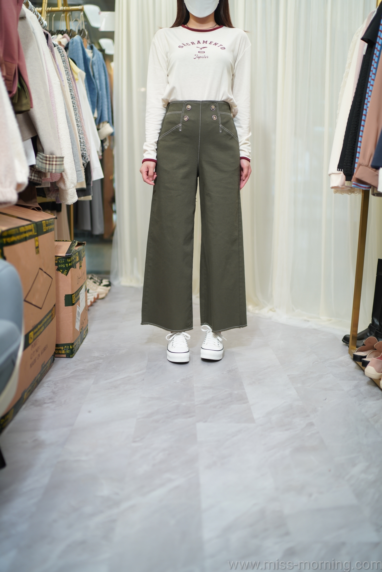 薄薄絨底軟滑滑上衣(13500)&悠閑假鈕明線顯瘦褲(33649)