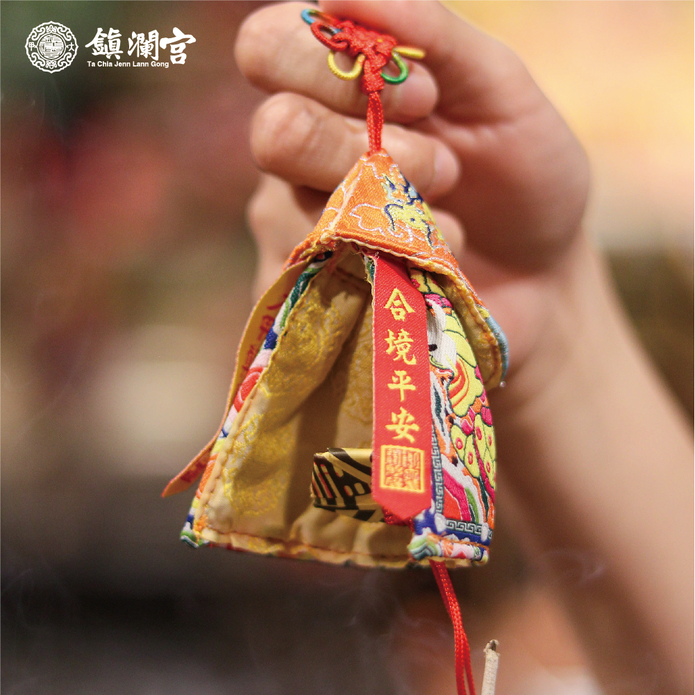 鳳冠小神衣吊飾|大甲媽文創商品-大甲媽祖 / 鳳袍_U【鎮瀾宮】