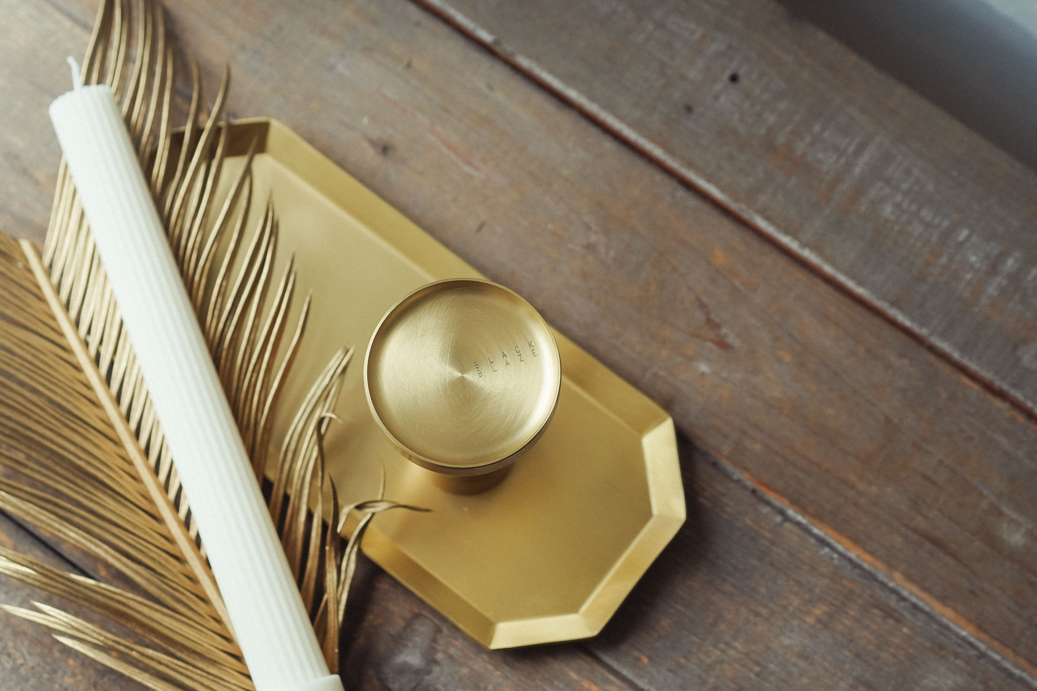 BLACK BLAZE 噴泉黃銅燭台 M號