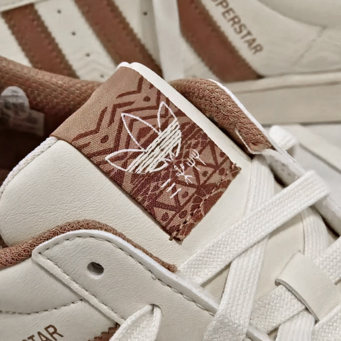 Adidas OG Superstar 甲骨文 陶罐 米棕 貝殼頭 IF0504