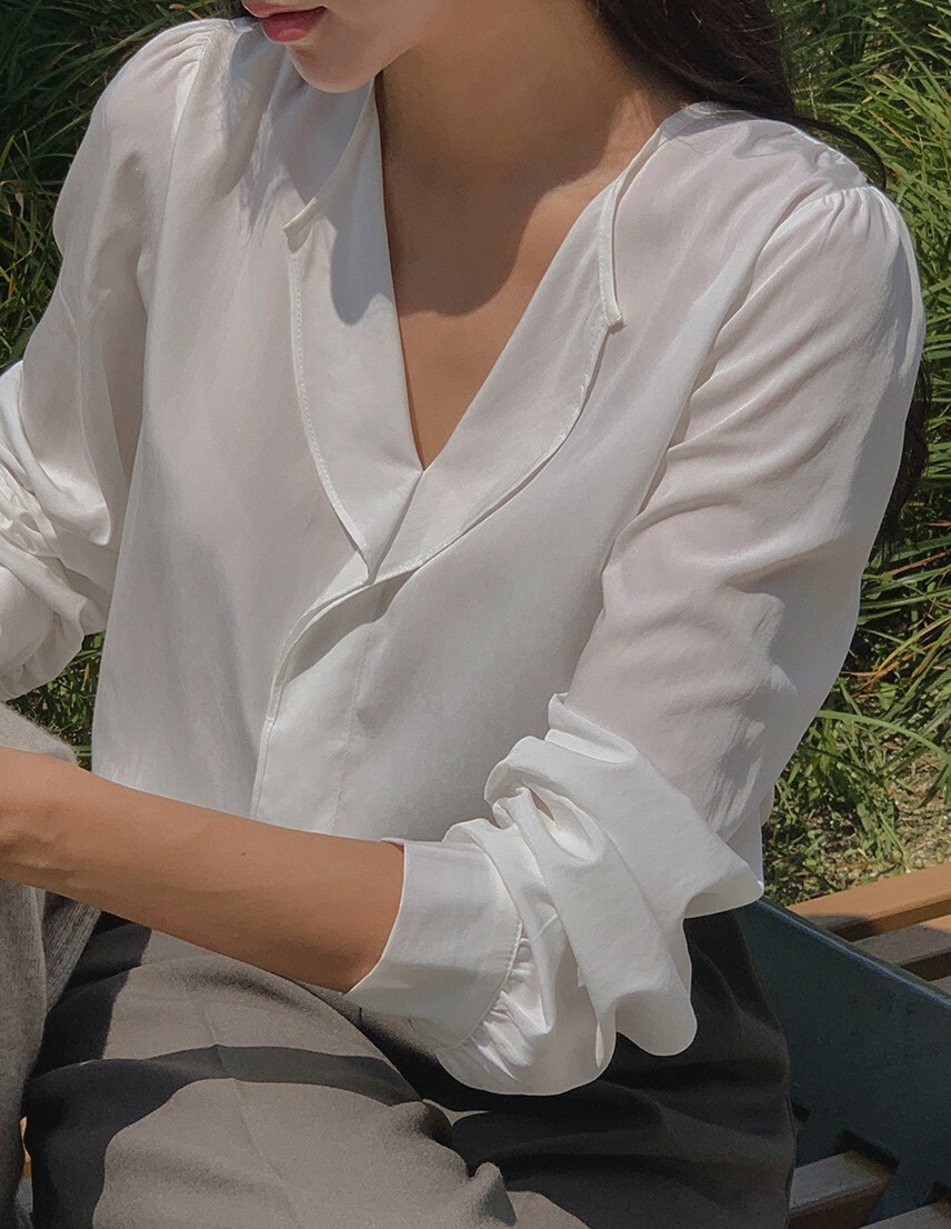 韓國Cherrykoko授權 韓系溫柔花瓣翻領上衣【現貨】