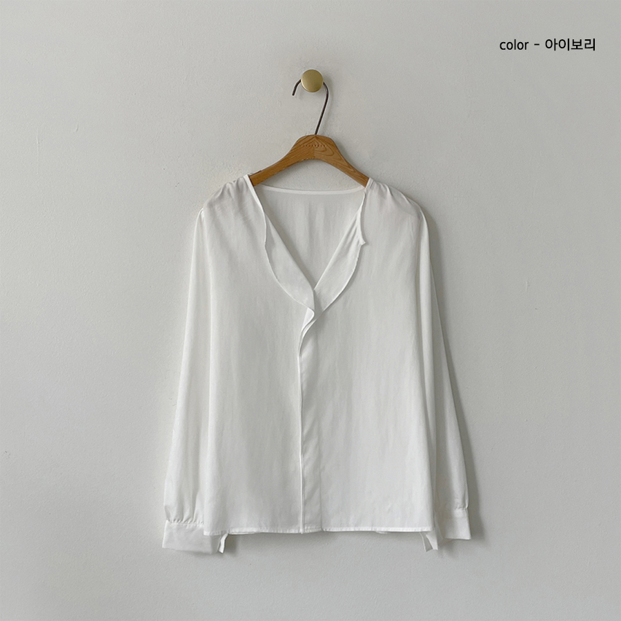 韓國Cherrykoko授權 韓系溫柔花瓣翻領上衣【現貨】