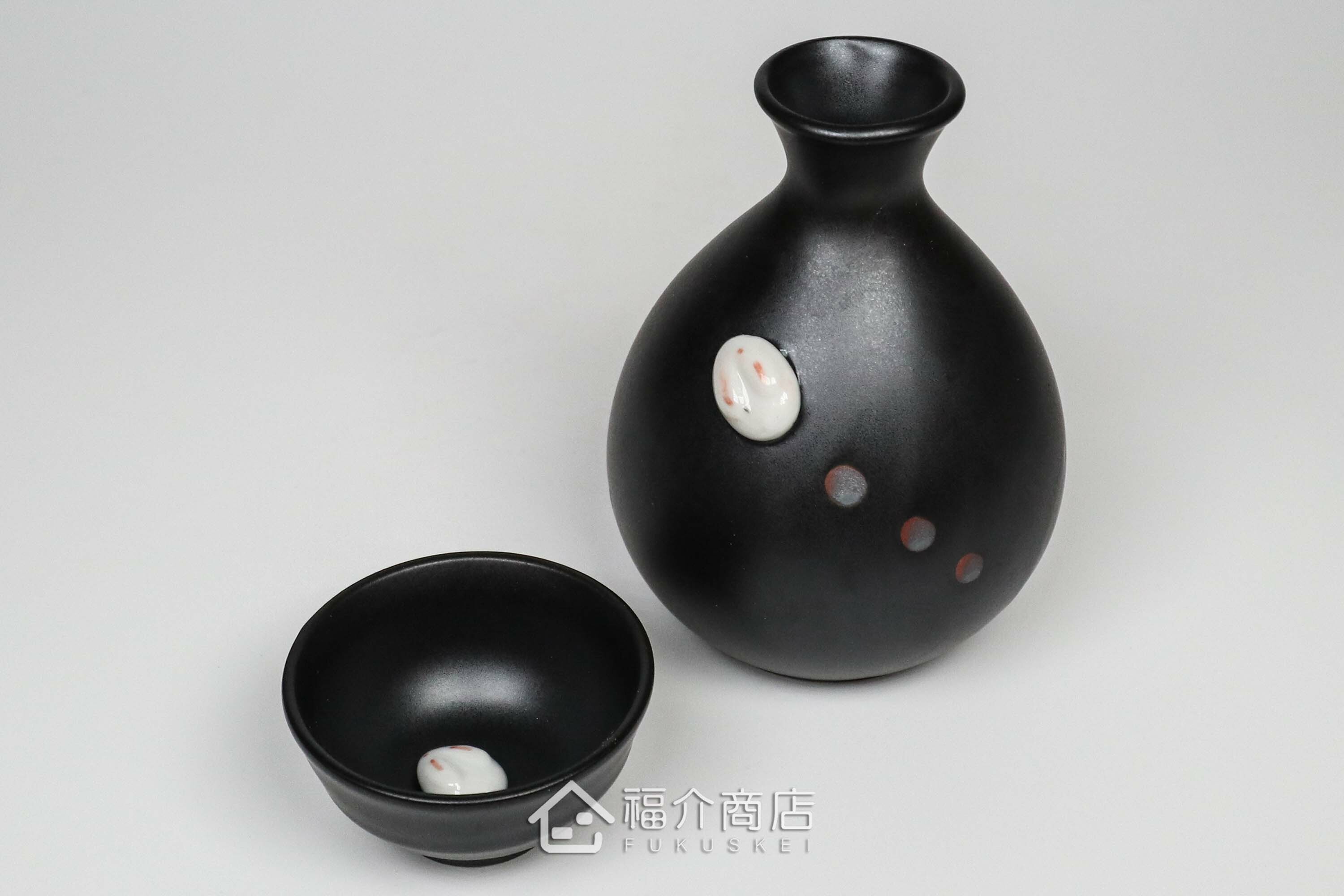 黑色的月兔造型清酒壺