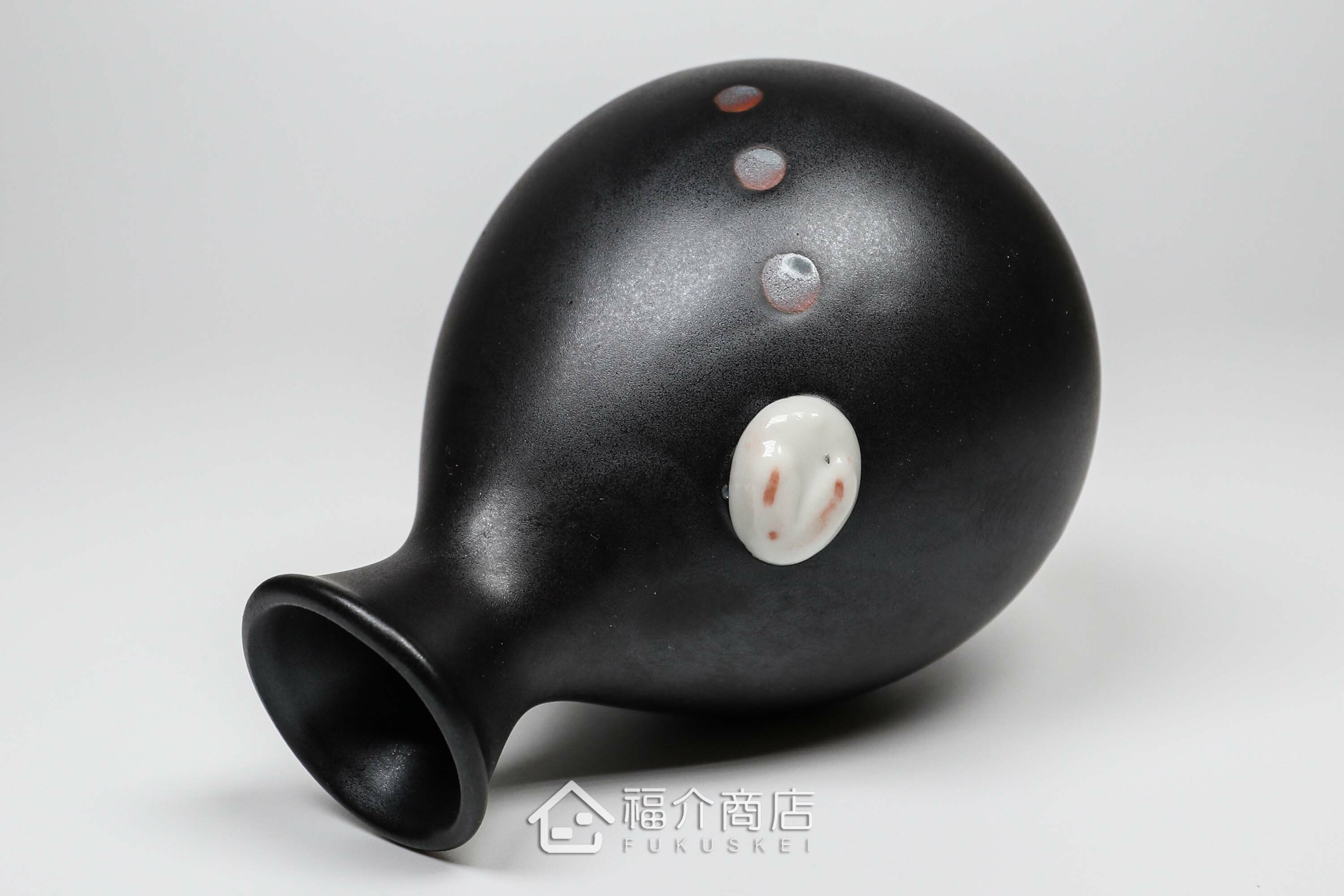 黑色的月兔造型清酒壺