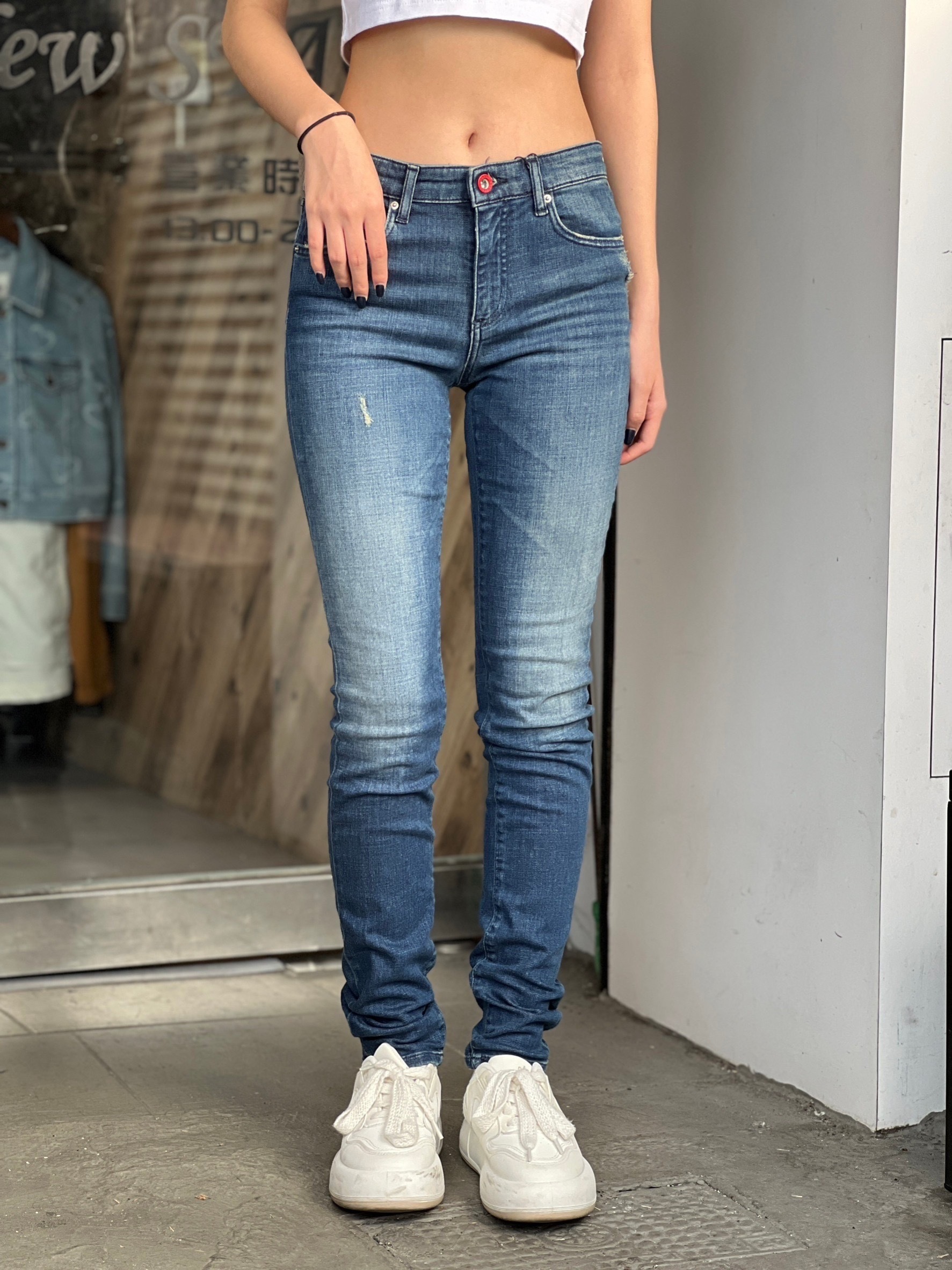 Armani Exchange AX 女款 水洗淺藍 牛仔褲 長褲