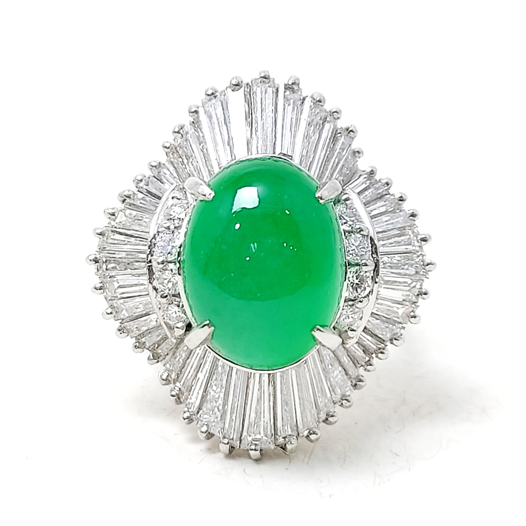 鵝蛋形翡翠梯方天然鑽石戒指