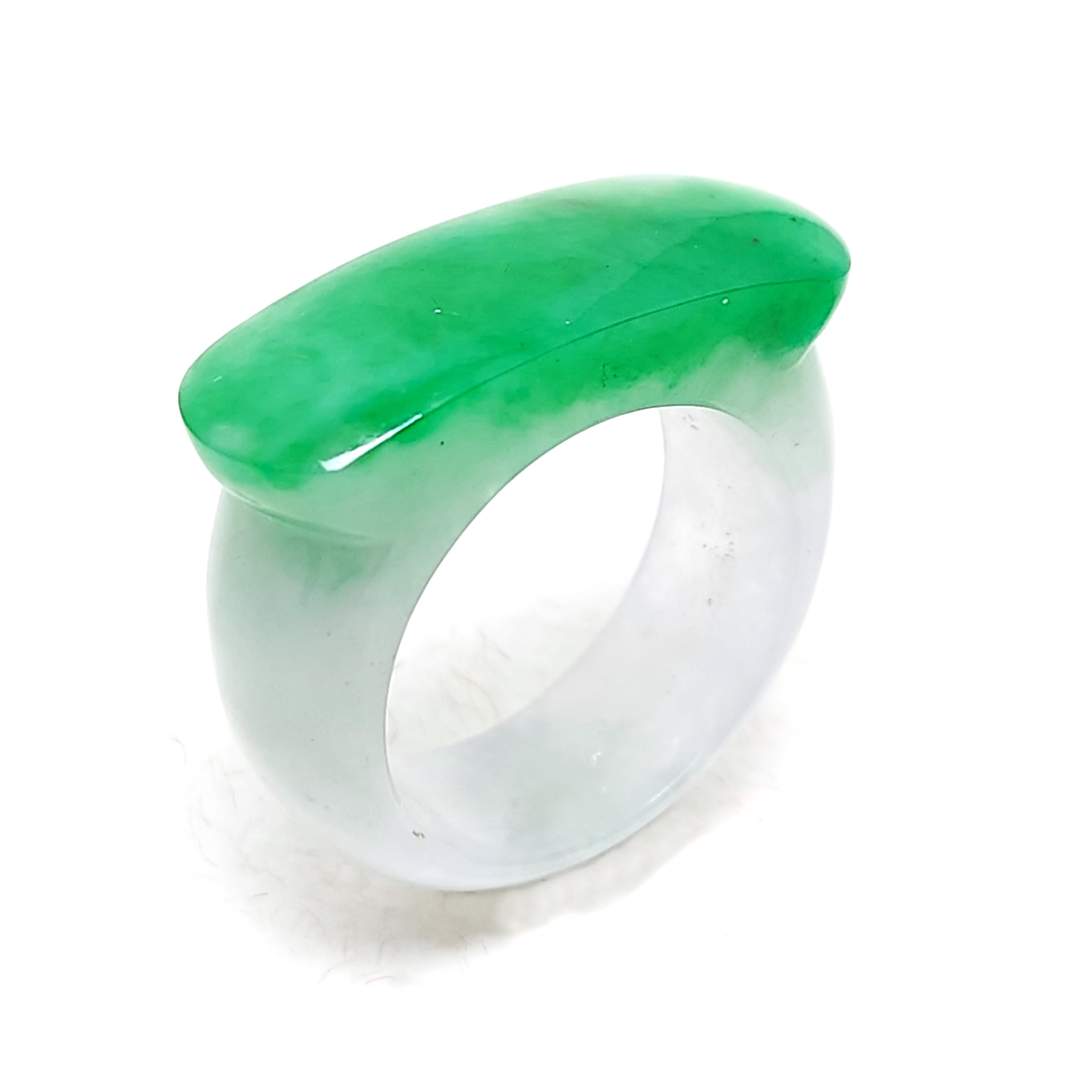 原隻玉馬鞍戒指