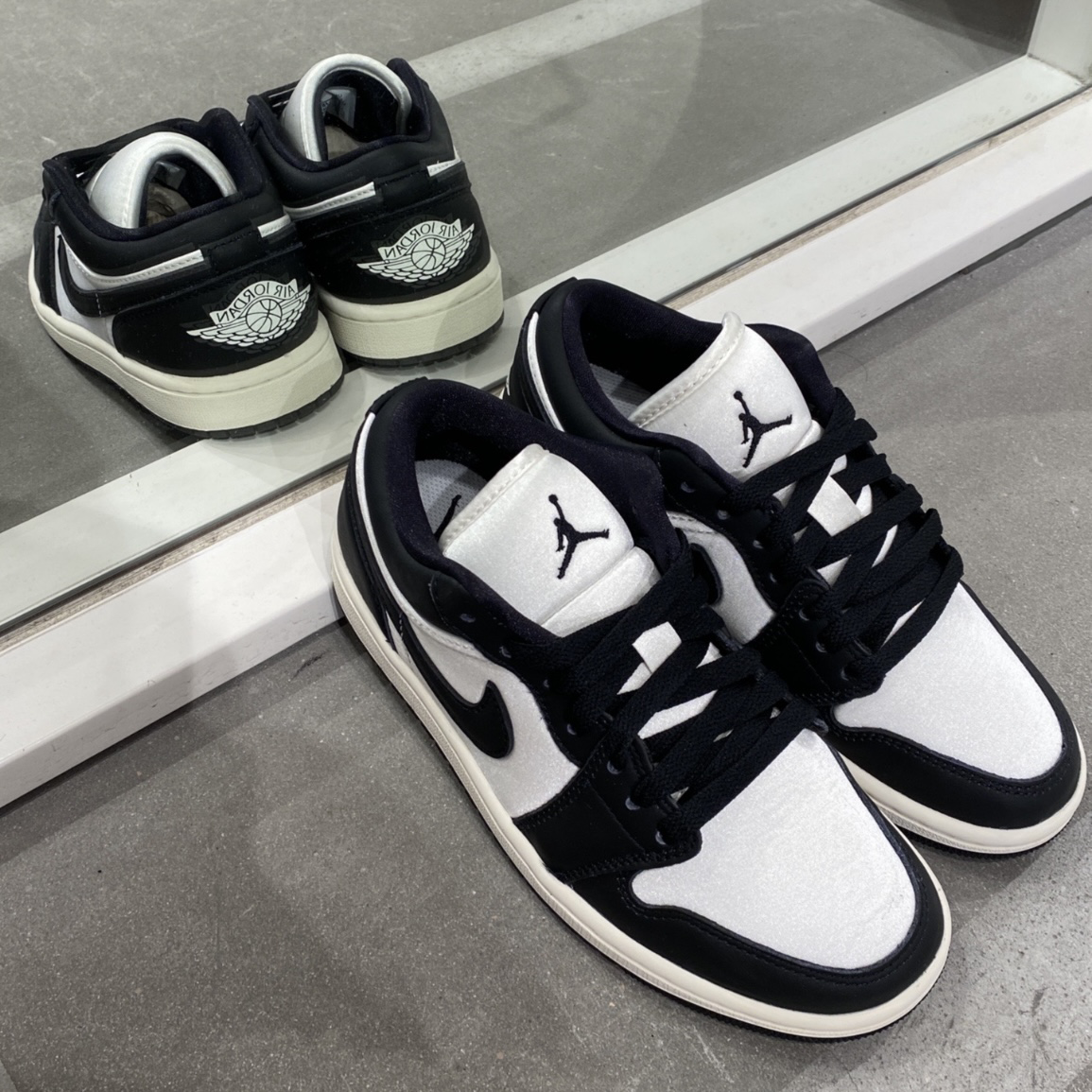Nike Air Jordan 1 Low SE Vintage Panda 復古絲綢熊貓