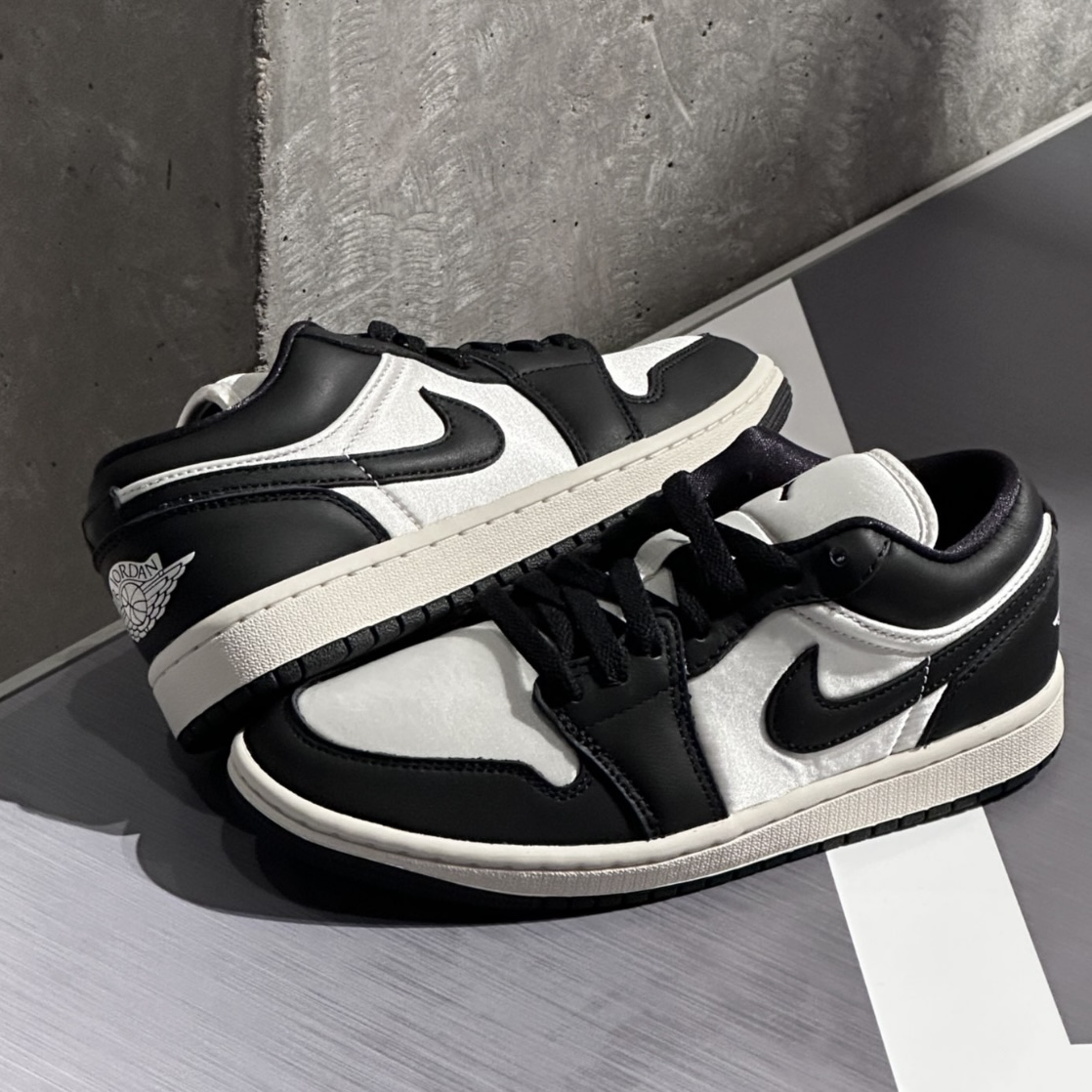Nike Air Jordan 1 Low SE Vintage Panda 復古絲綢熊貓