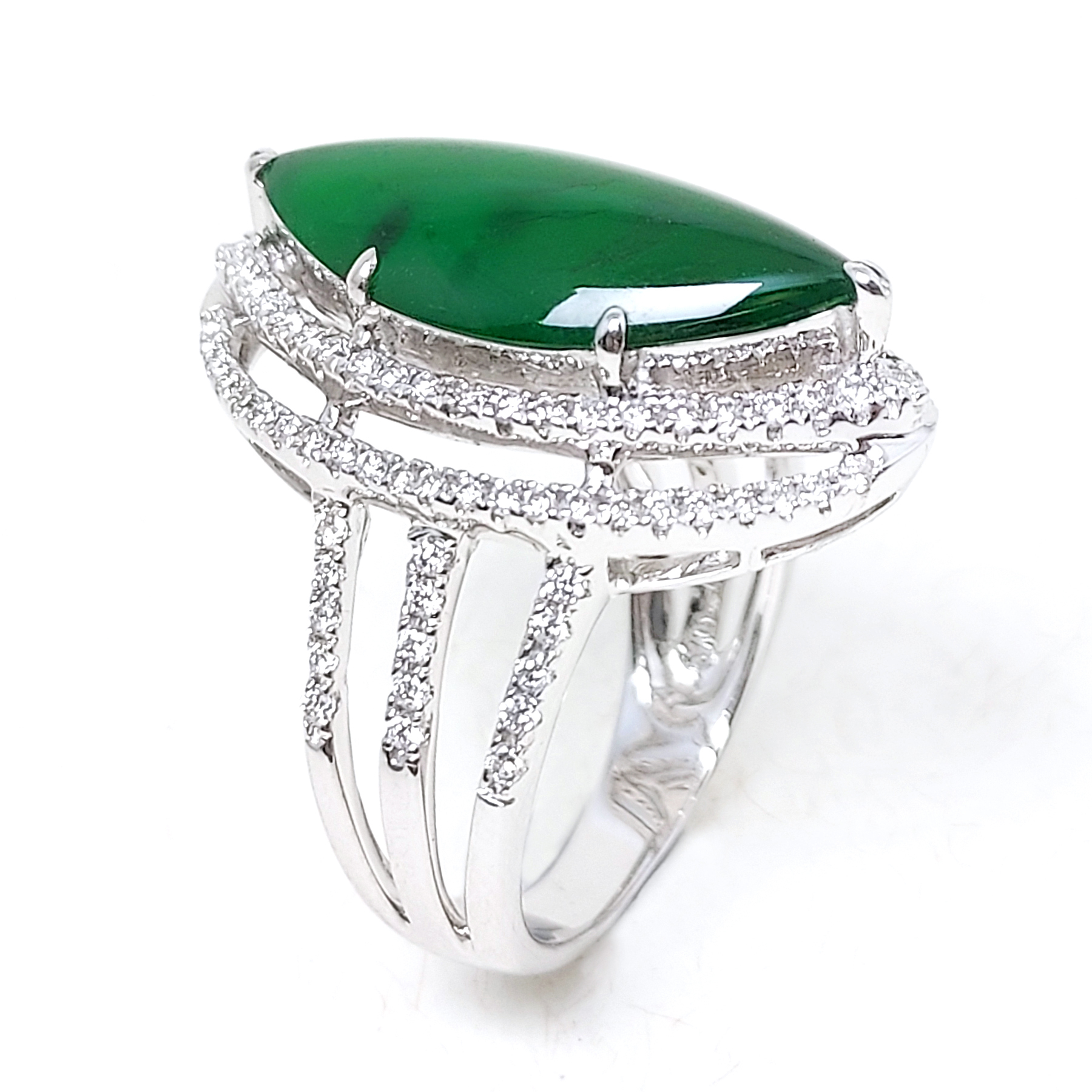 欖尖形翡翠三臂天然鑽石戒指